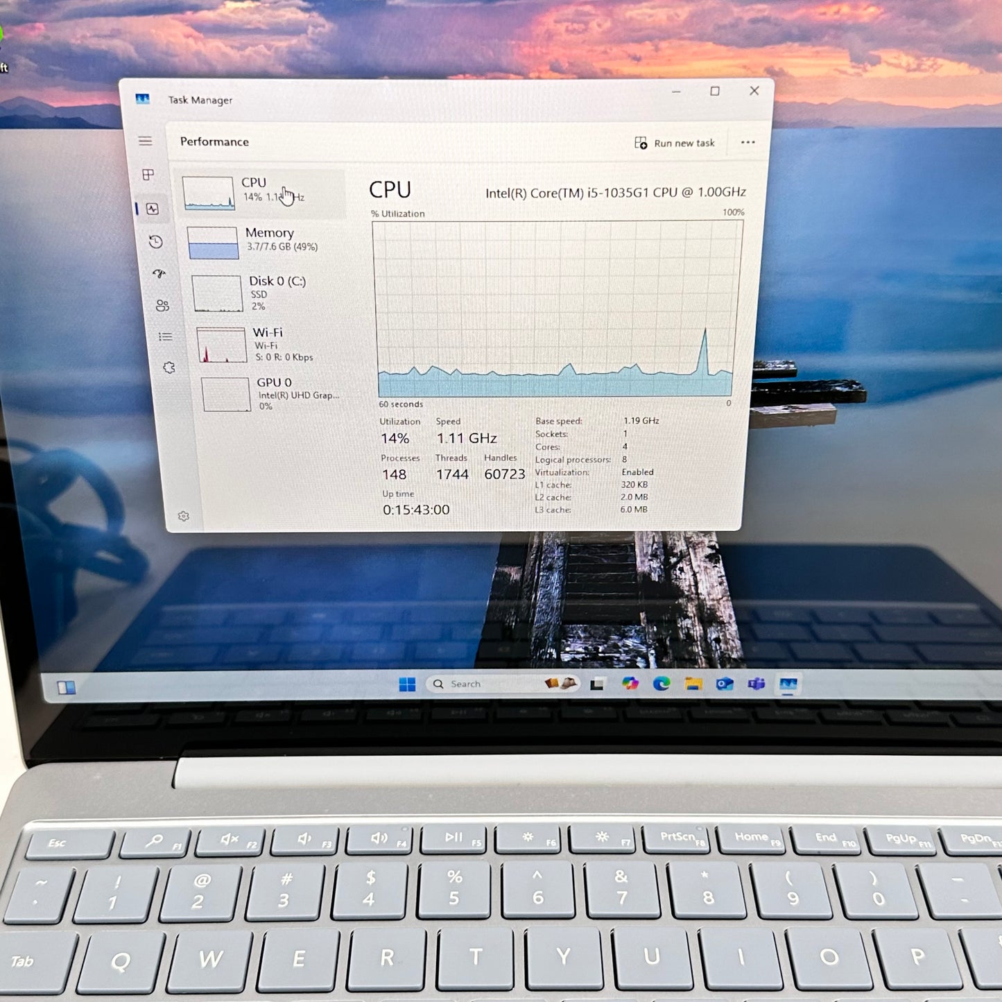 Microsoft Surface Go 1943 12.4" i5-1035G1 1.0GHz 8GB RAM 128GB SSD + Charger