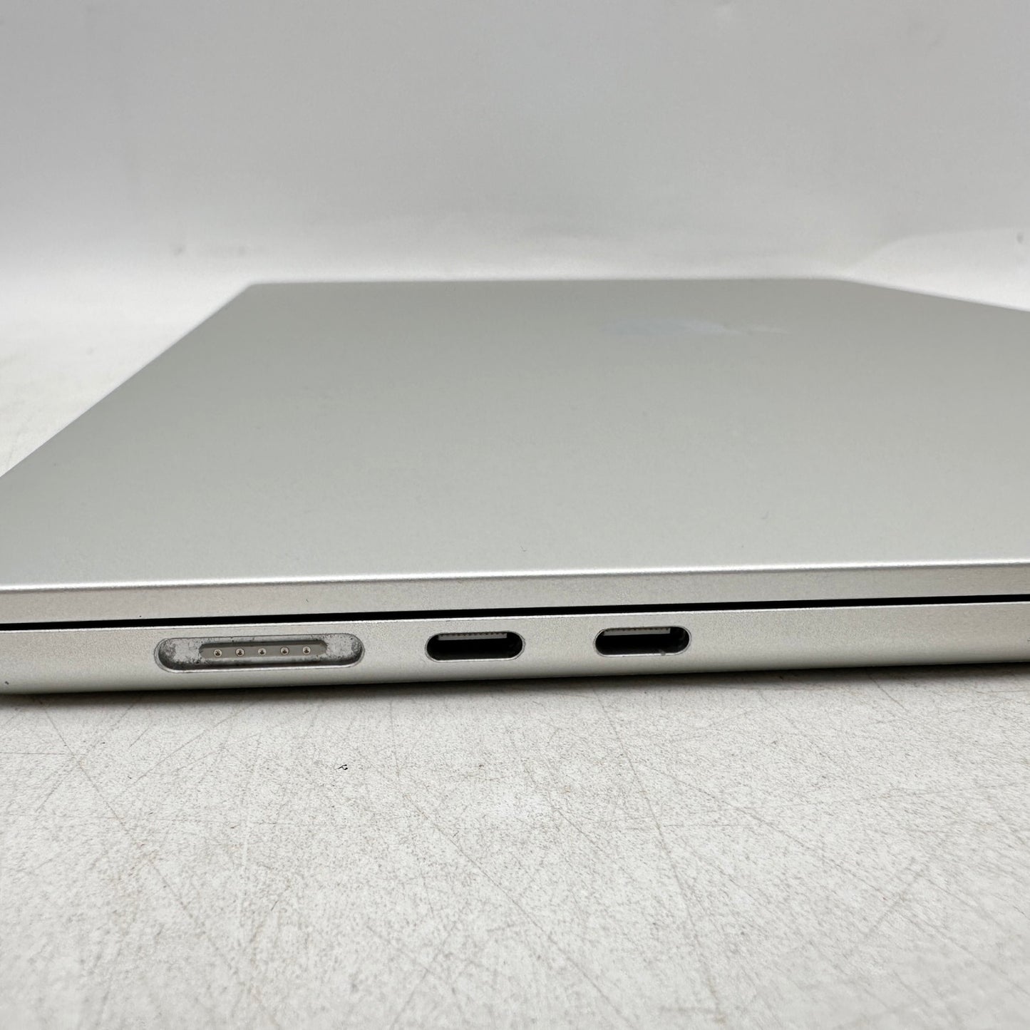 2024 Apple MacBook Air 15.3" M3 10C GPU 4.0GHz 24GB RAM 1TB SSD A3114