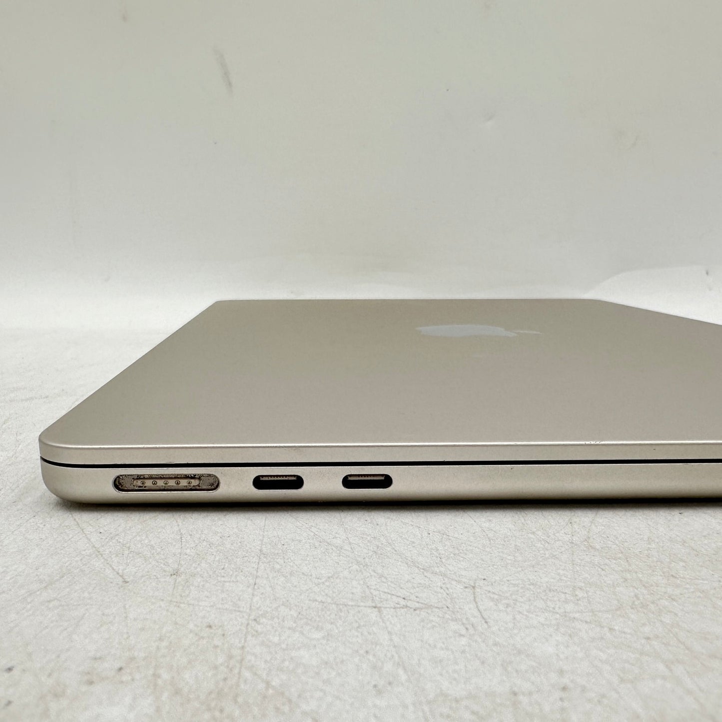 2022 Apple MacBook Air 13.6" M2 8C GPU 3.5GHz 16GB RAM 256GB SSD A2681