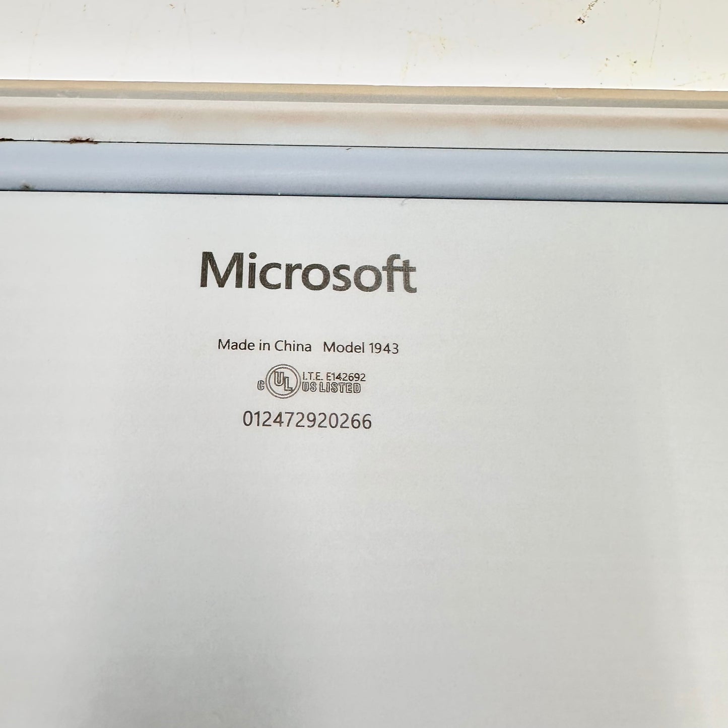 Microsoft Surface Go 1943 12.4" i5-1035G1 1.0GHz 8GB RAM 128GB SSD + Charger