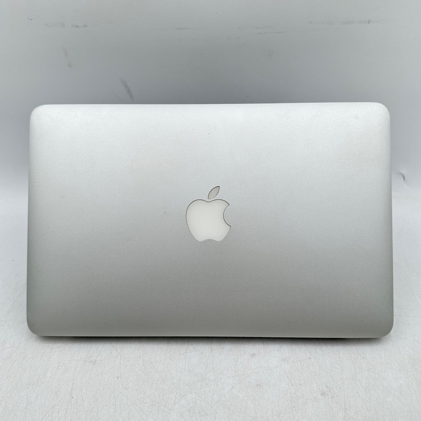 2010 Apple MacBook Air 11" Intel Core 2 Duo 1.4GHz 2GB RAM 128GB SSD A1370