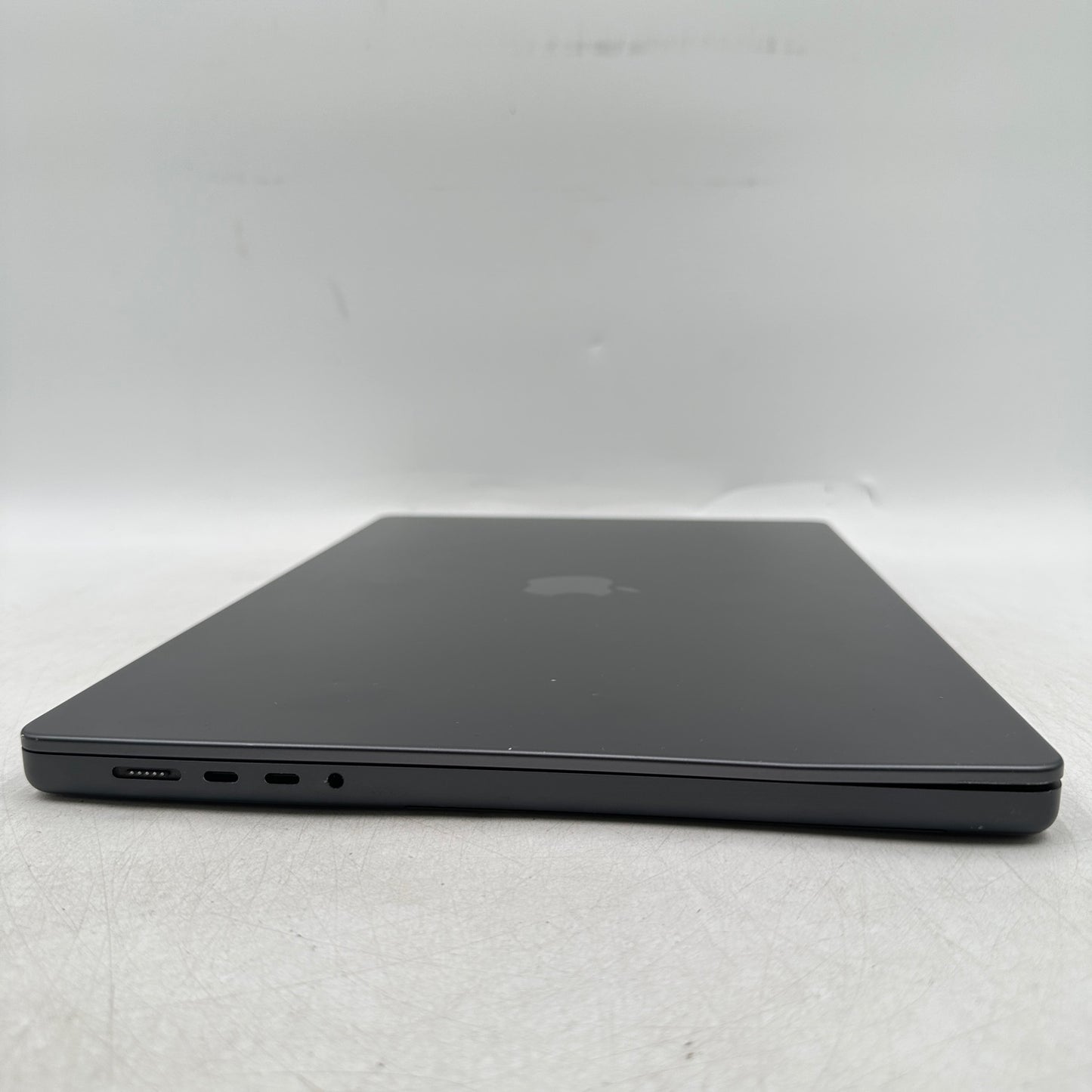 2024 Apple MacBook Pro 16" M4 Max 32C GPU 4.5GHz 36GB RAM 1TB SSD MX303LL/A