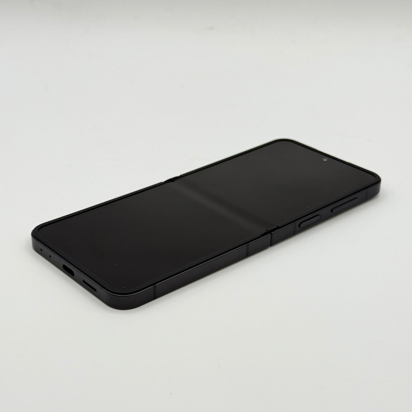 Unlocked Samsung Galaxy Z Flip6 12GB RAM 512GB SM-F741U1 Crafted Black