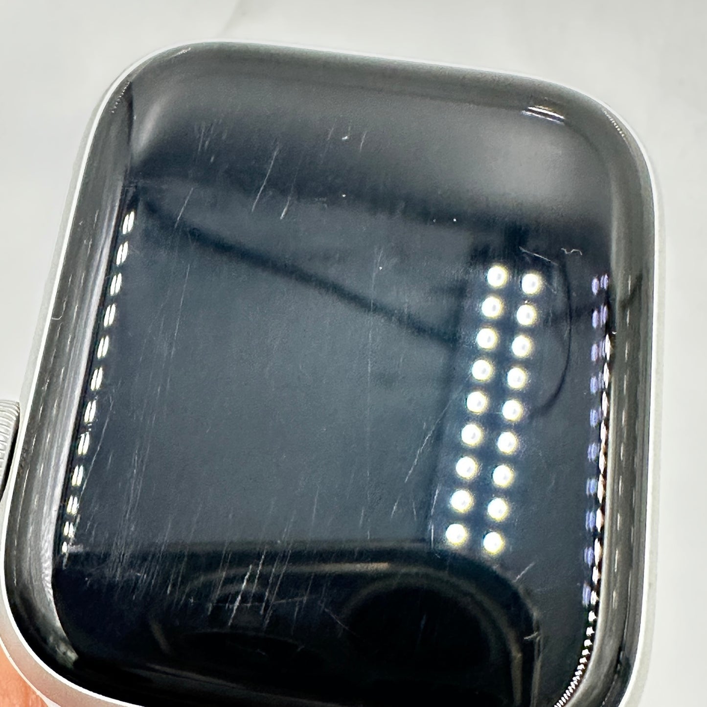 Unlocked Apple Watch SE 2nd Gen 44MM Silver Aluminum w/ White Sport Band MNU13LL/A
