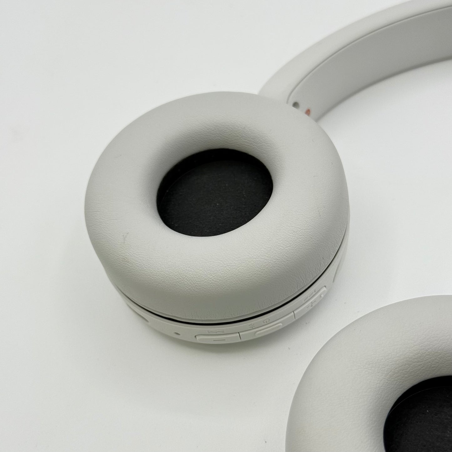 Sony Wireless On-Ear Bluetooth Headphones White WH-CH520