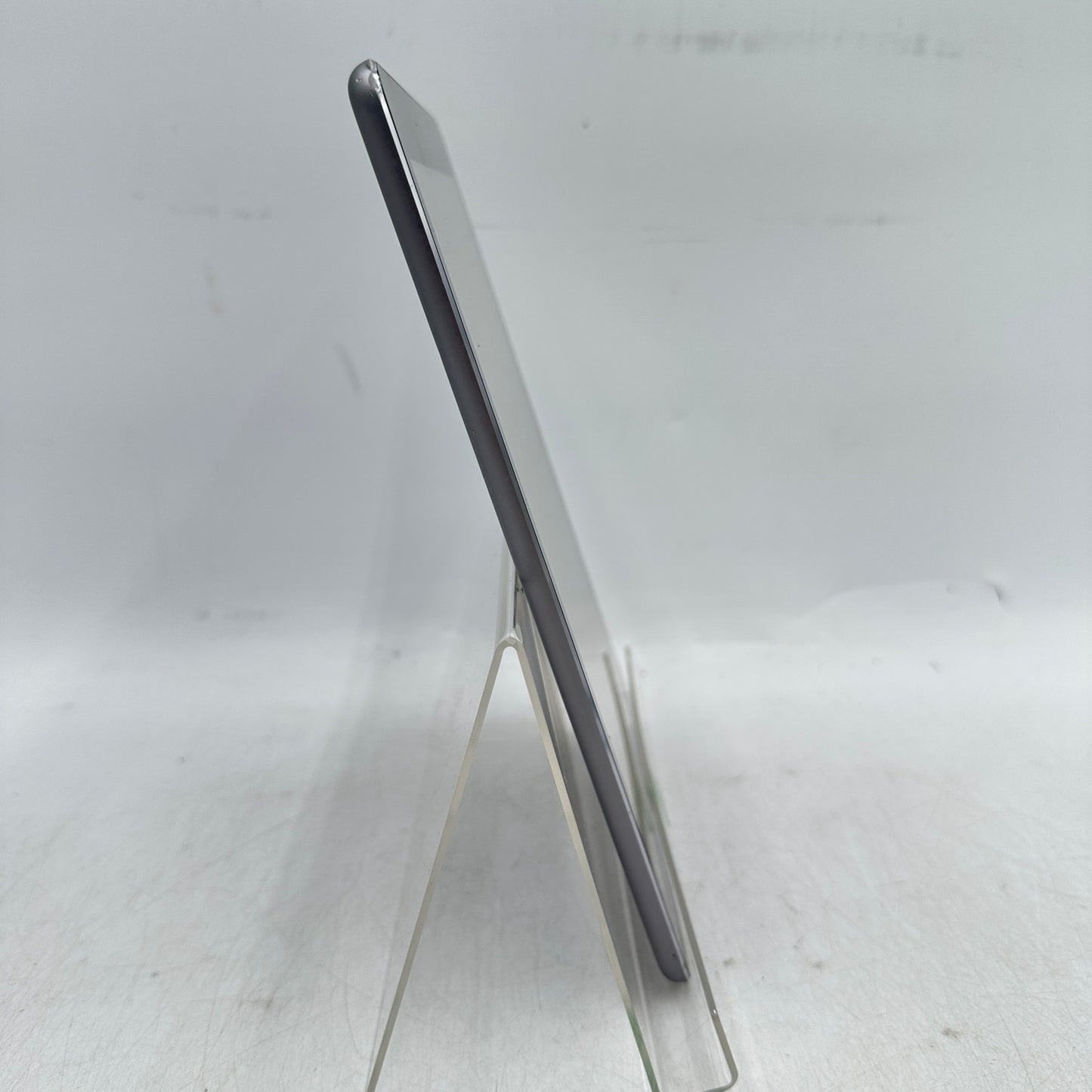 WiFi Only Apple iPad Air 1st Gen 32GB Space Gray MD786LL/B
