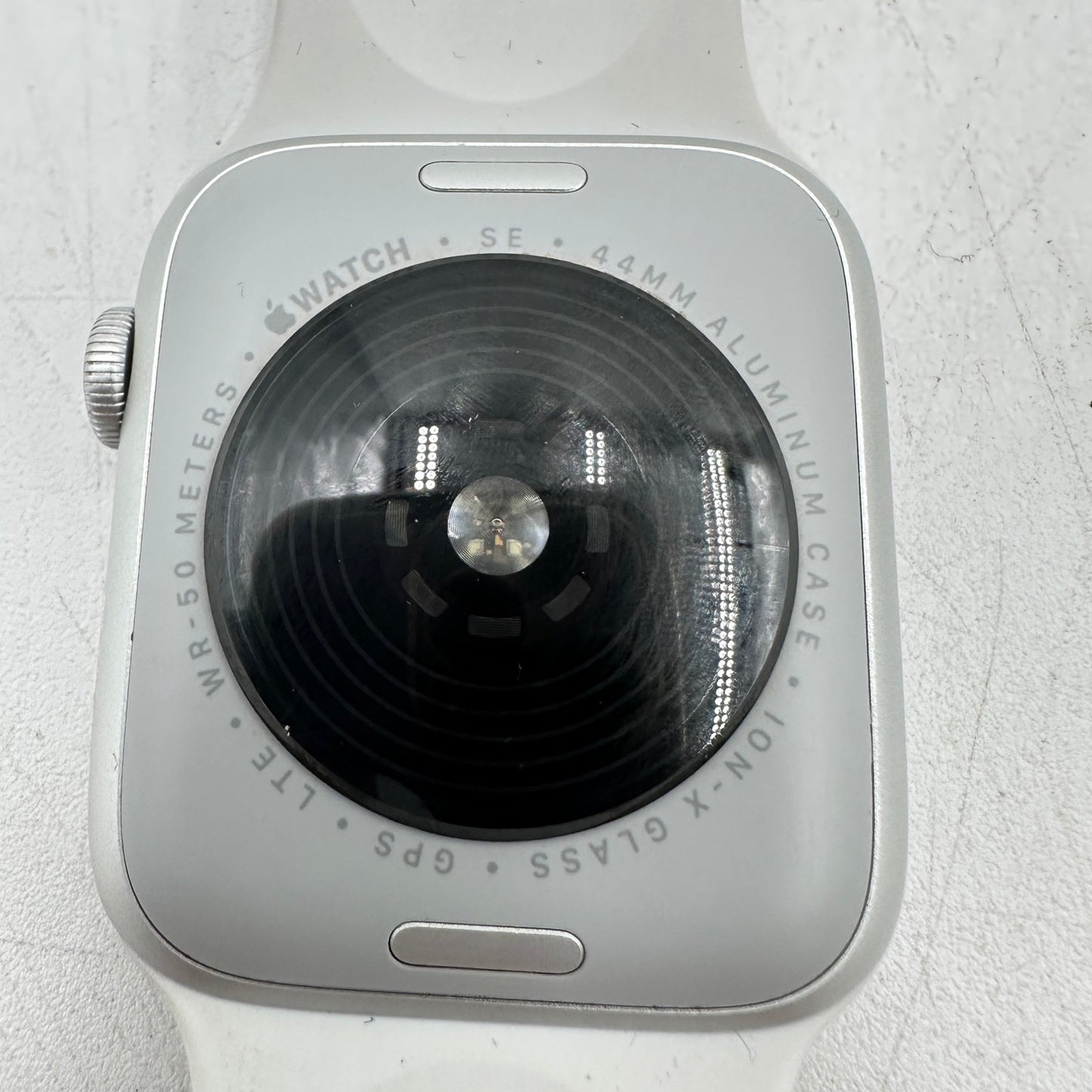 Unlocked Apple Watch SE 2nd Gen 44MM Silver Aluminum w/ White Sport Band MNU13LL/A