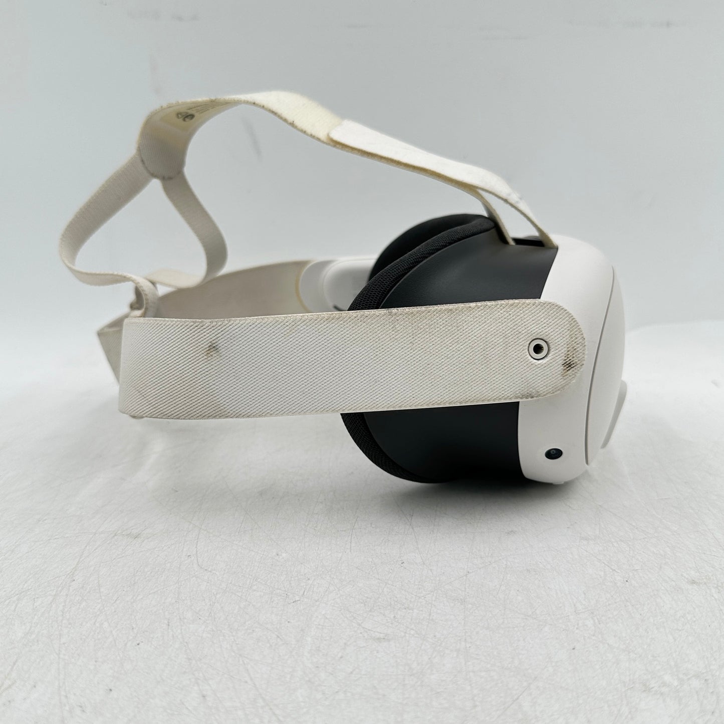 Meta Quest 3 512GB Standalone All-in-One VR Headset S3A READ