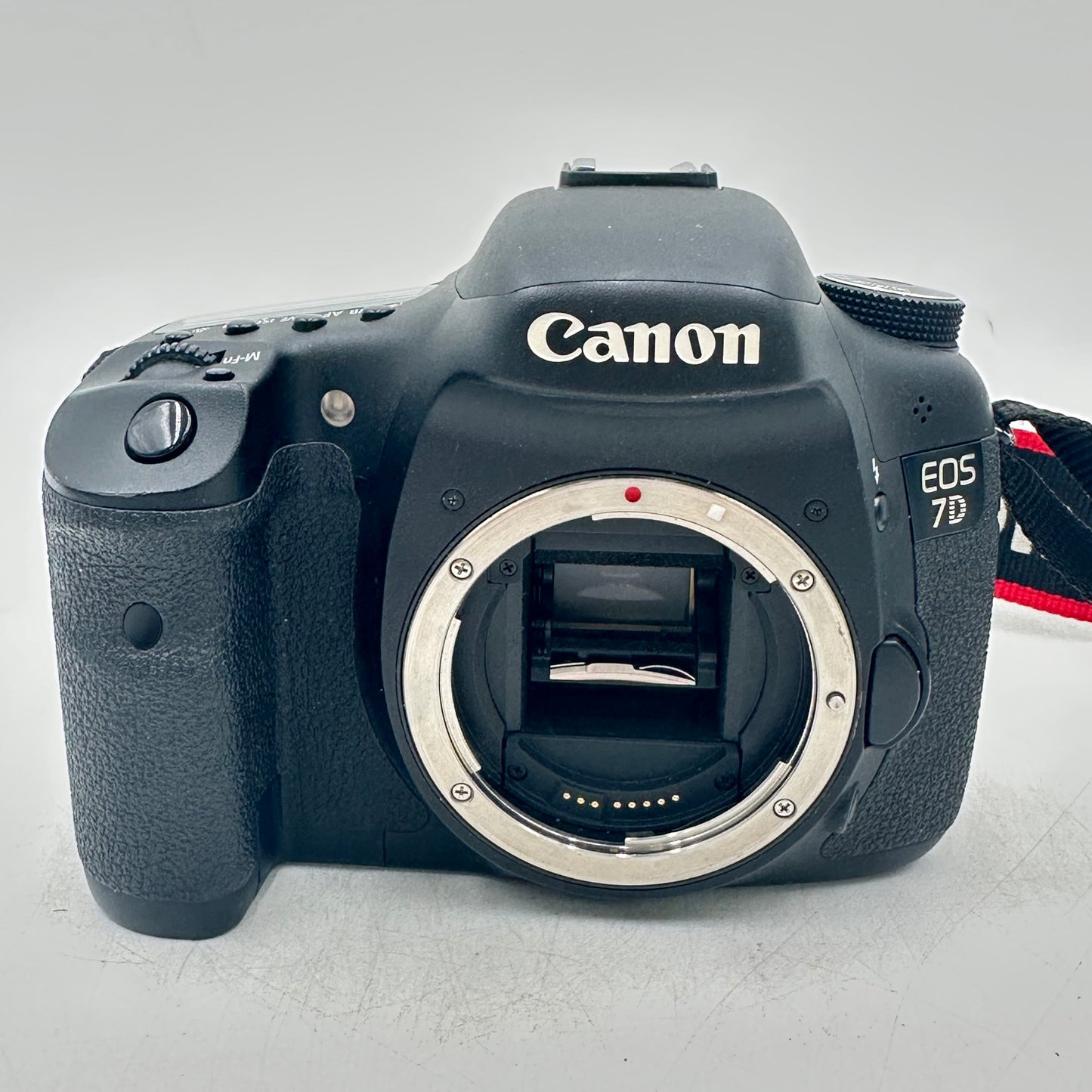 Canon EOS 7D 18.0MP Digital SLR Camera 47463 SC w/ 18-55mm Lens & Extras