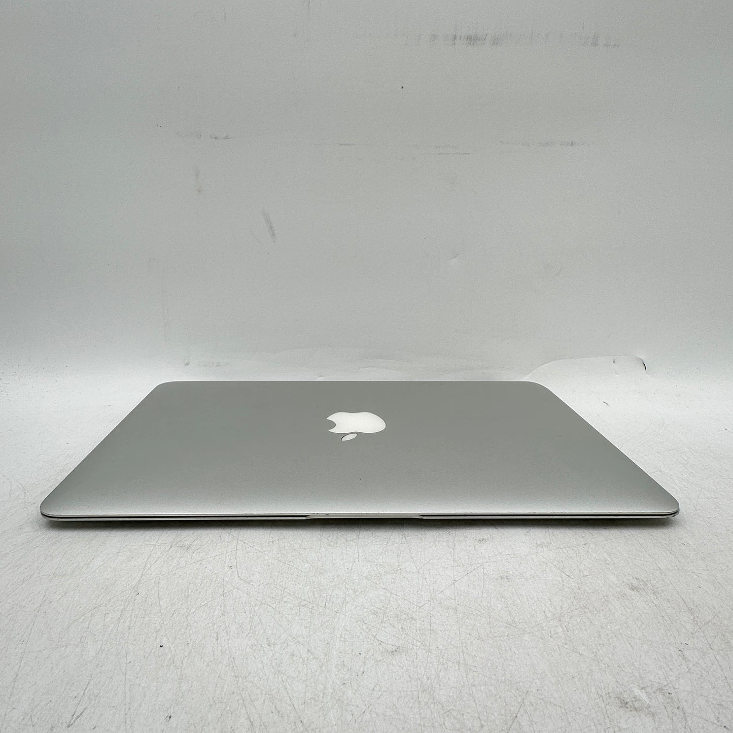 2010 Apple MacBook Air 11" Intel Core 2 Duo 1.4GHz 2GB RAM 128GB SSD A1370