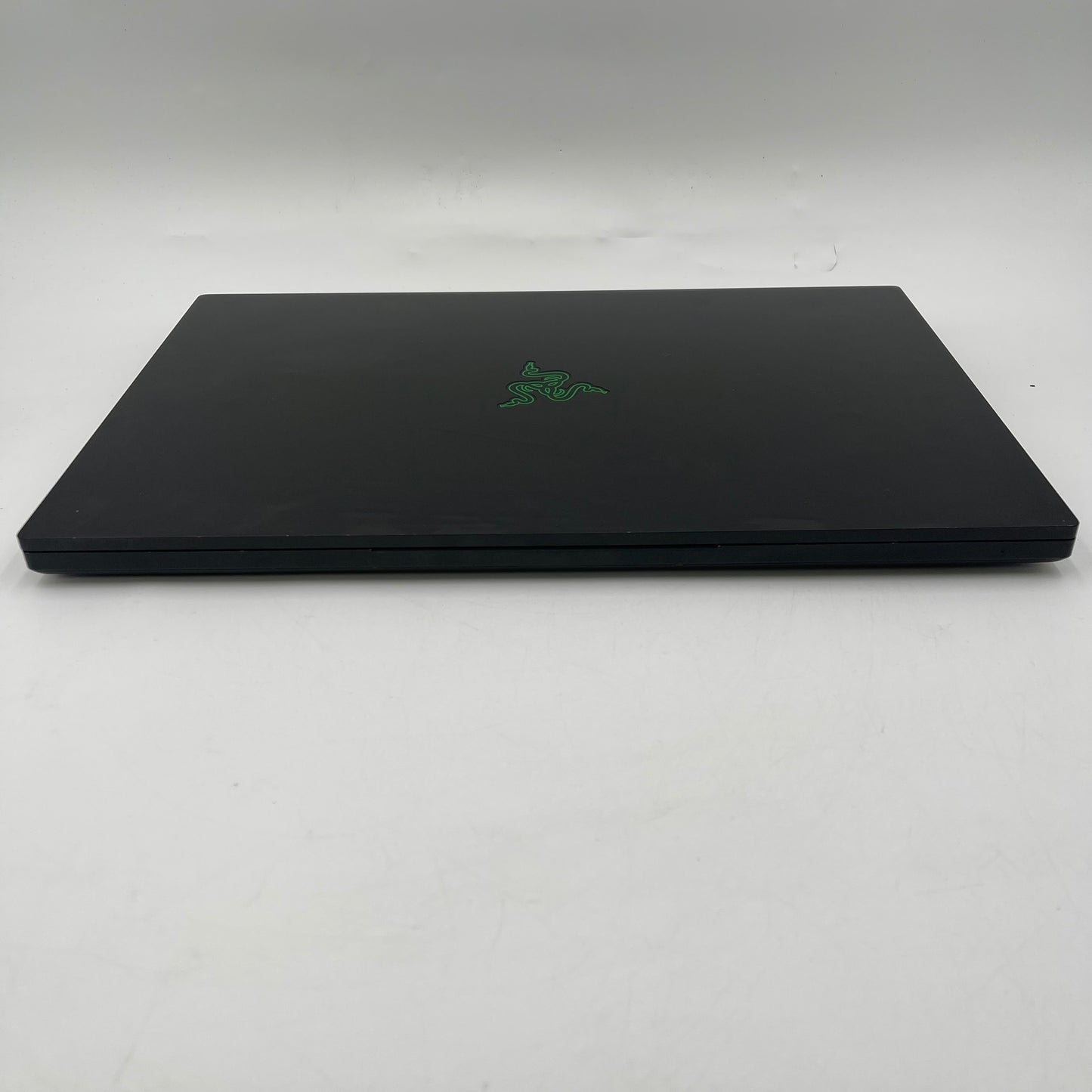 Razer Blade 17 RZ09-0423 17.3" i7-12800H 2.4GHz 16GB RAM 1TB GeForce RTX 3060