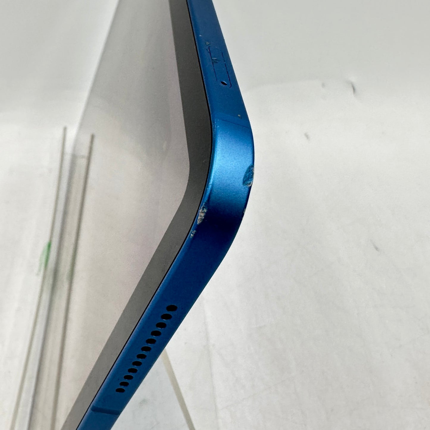 WiFi Only Apple iPad 10th Gen 64GB 18.6.2 Blue MQ6K3LL/A