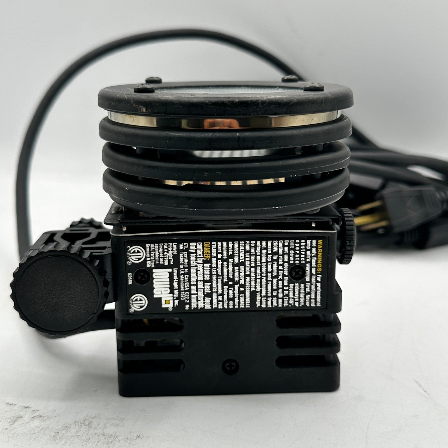Lowel Pro light Focusing Flood Light p2-10