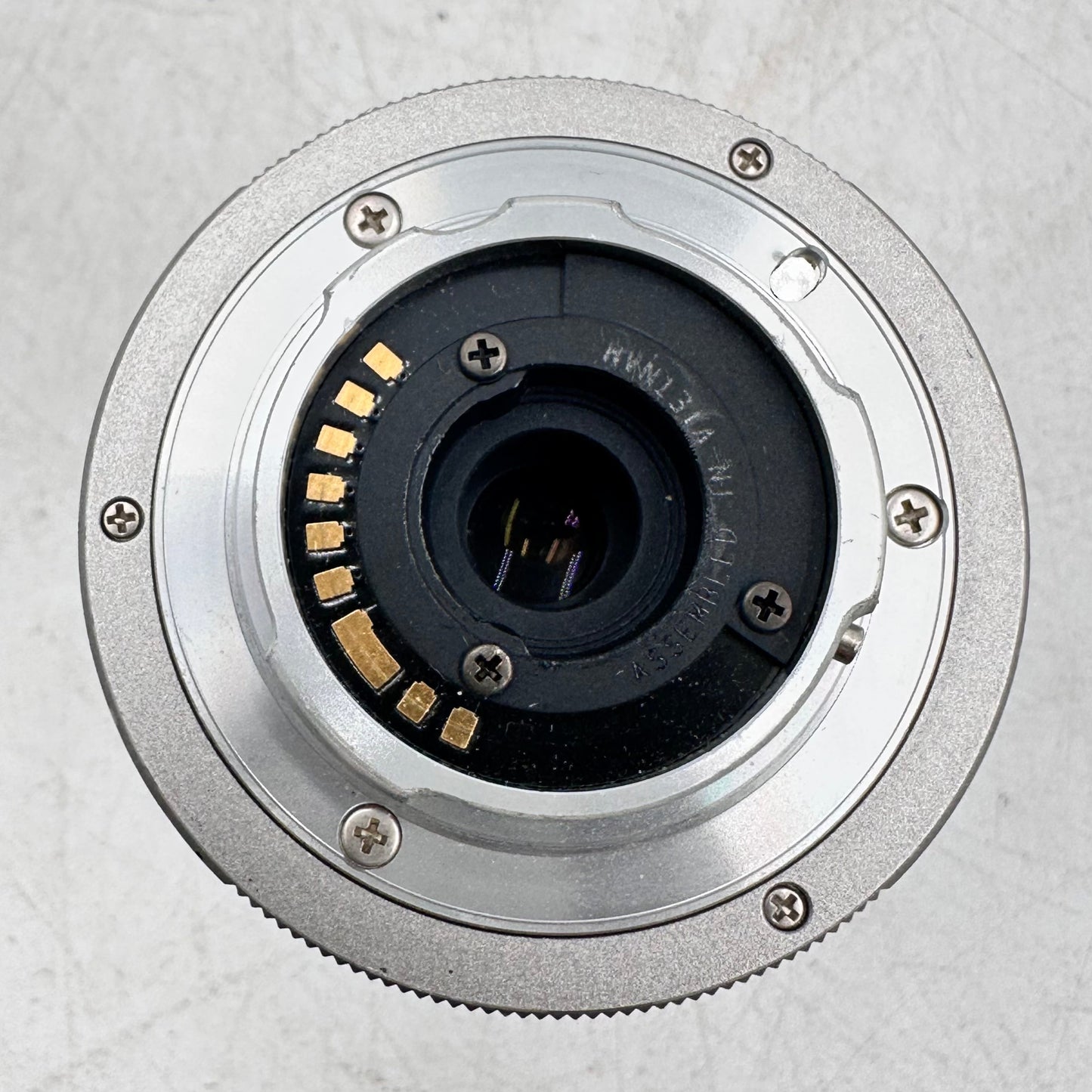 Pentax Q7 12.4MP Mirrorless Digital Camera 4243 SC w/ SMC 5-15mm Zoom Lens Kit