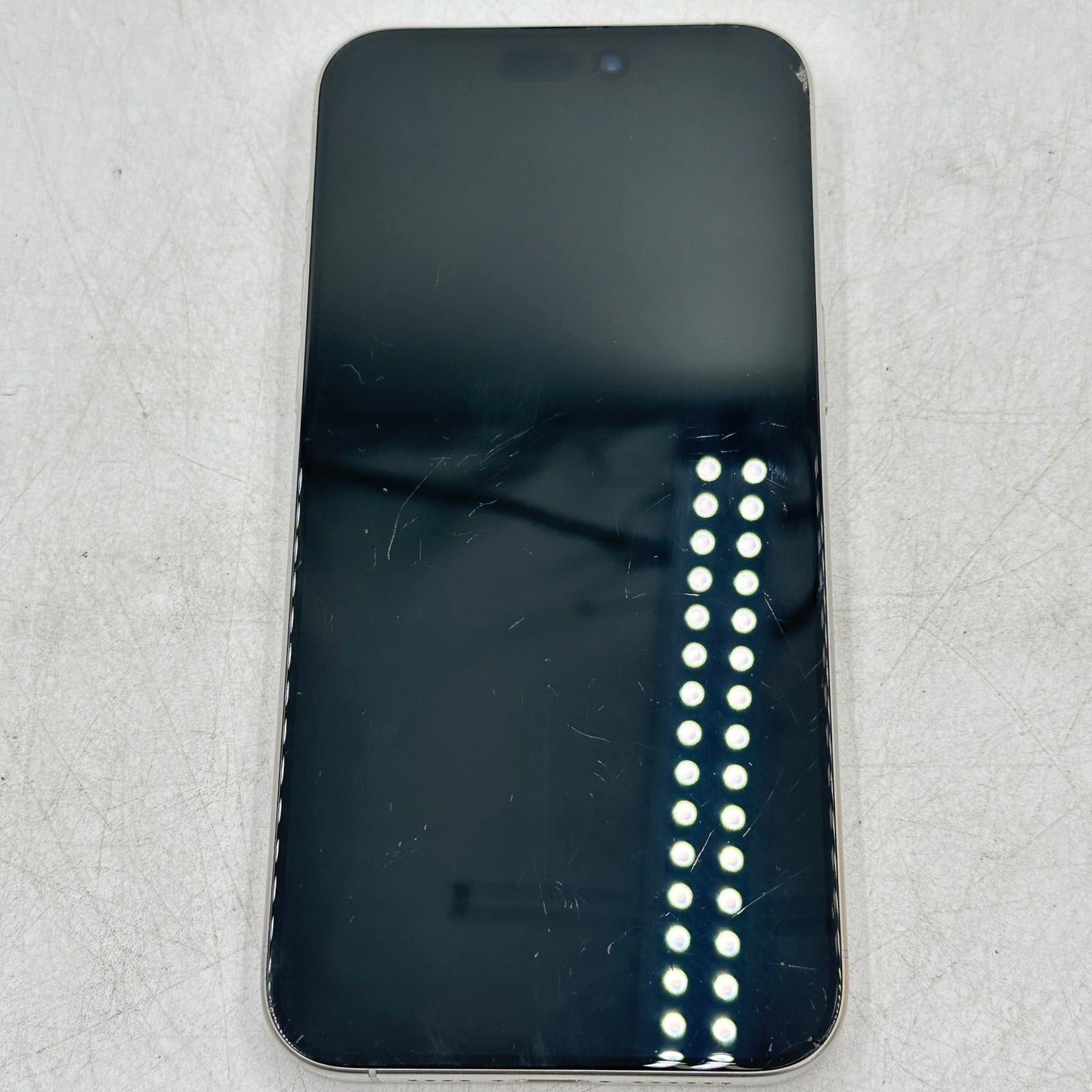 Unlocked Apple iPhone 15 Pro Max 256GB 18.5 White MU673LL/A FAIR READ