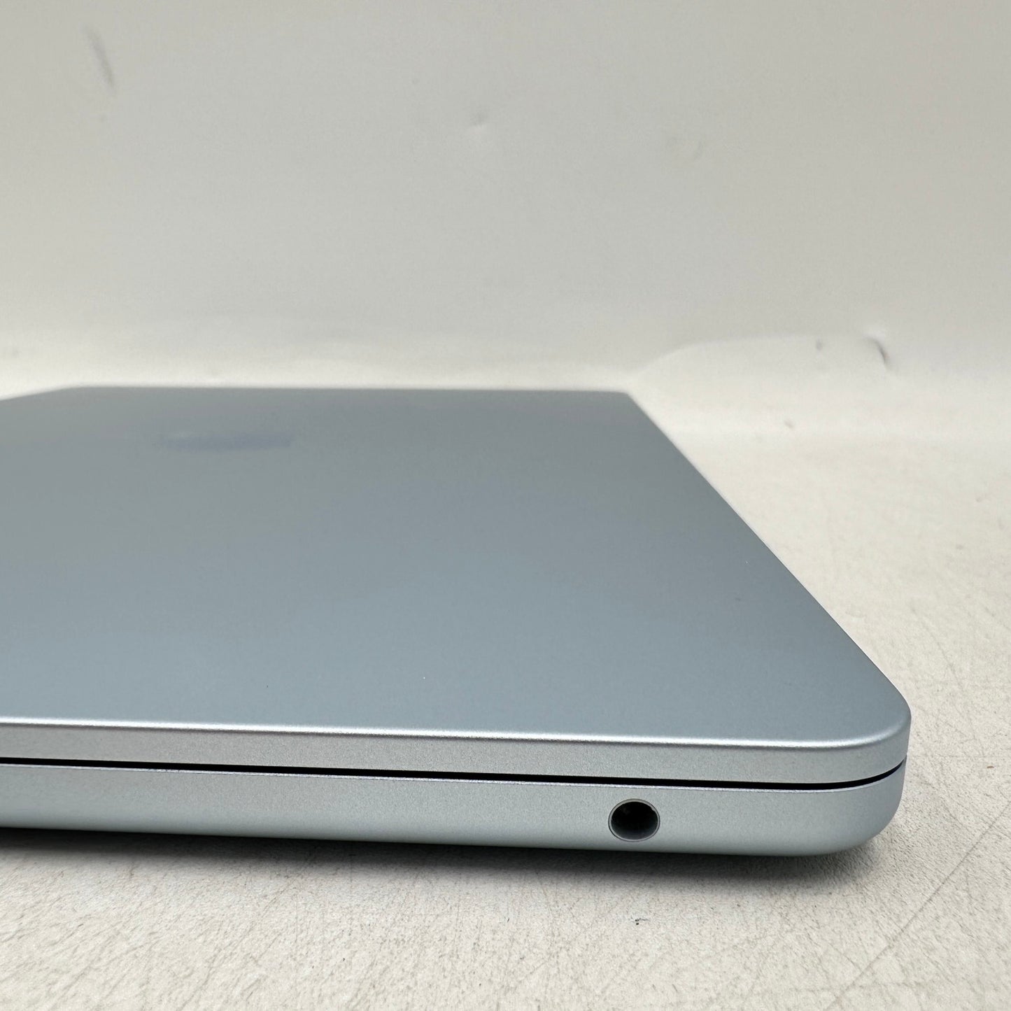 2025 Apple MacBook Air 13.3" M4 8C GPU 4.5GHz 16GB RAM 256GB SSD MCT64LL/A