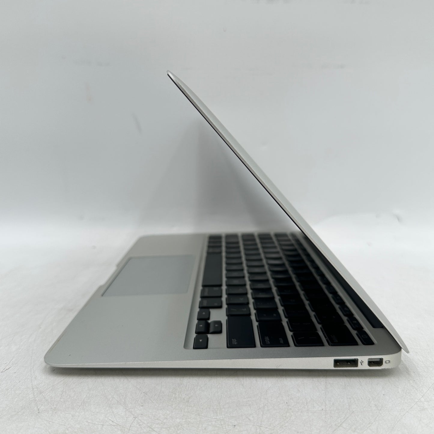 2010 Apple MacBook Air 11" Intel Core 2 Duo 1.4GHz 2GB RAM 128GB SSD A1370