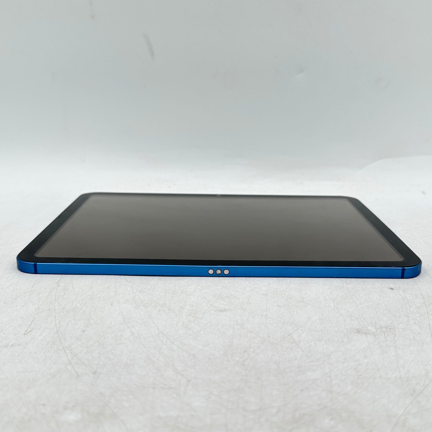 WiFi Only Apple iPad 10th Gen 64GB 18.6.2 Blue MQ6K3LL/A