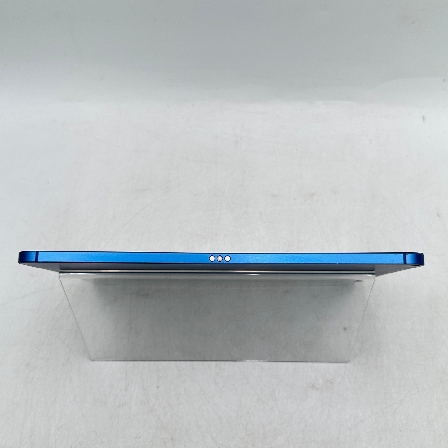 WiFi Only Apple iPad 10th Gen 64GB 18.6.2 Blue MQ6K3LL/A