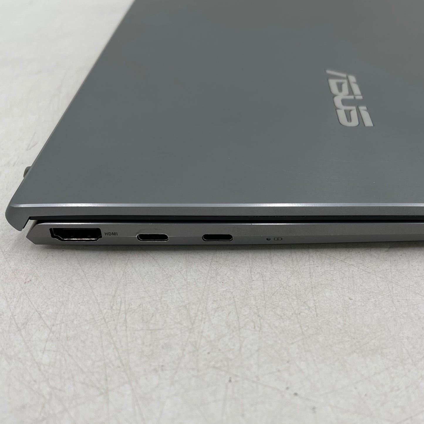 Asus Zenbook 14 Q408UG 13" Ryzen 5 5500U 2.1GHz 8GB RAM 256GB SSD NVIDIA MX450