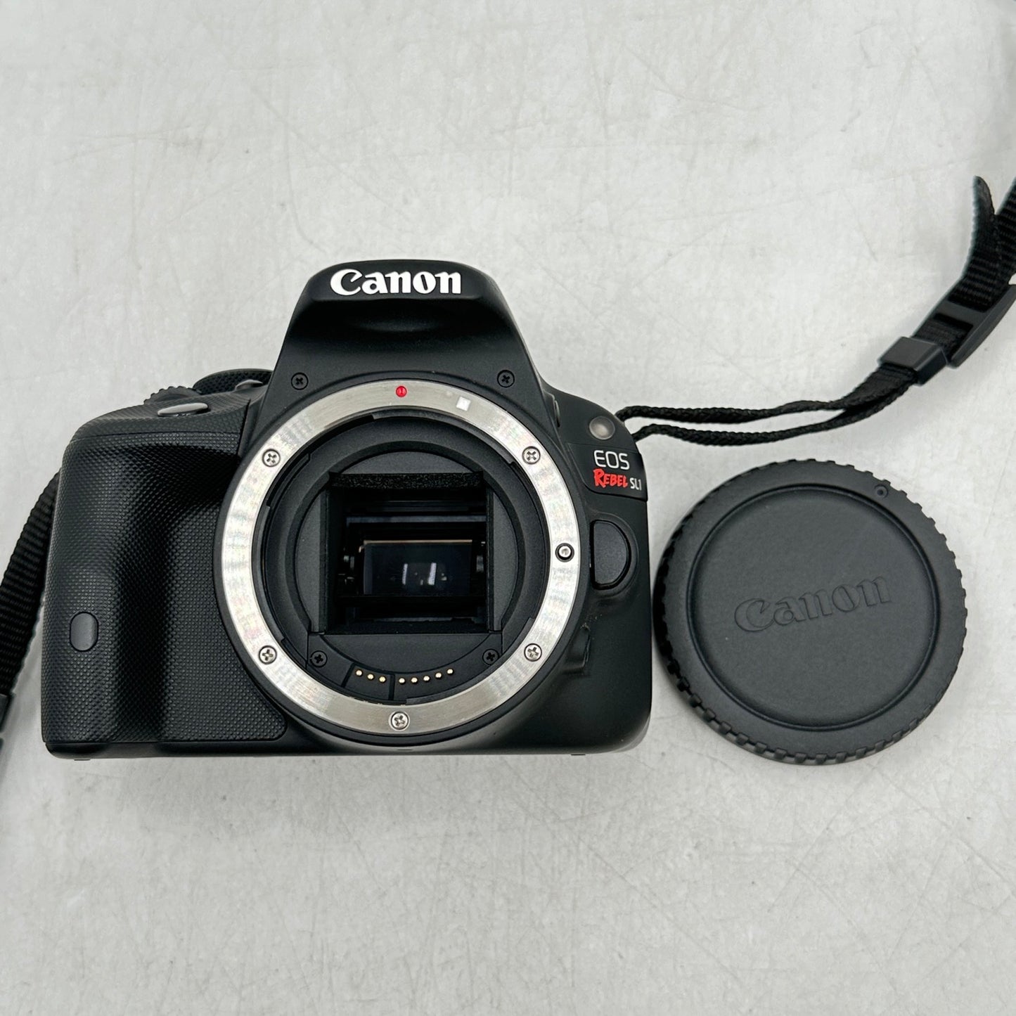 Canon EOS Rebel SL1 18.0MP Digital SLR Camera 5775 SC W/ EFS 18-55mm Lens Kit