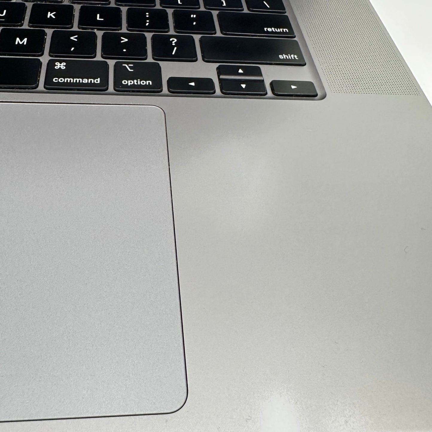 2019 Apple MacBook Pro 16" i7-9750H 2.6GHz 32GB RAM 512GB SSD 5300M A2141