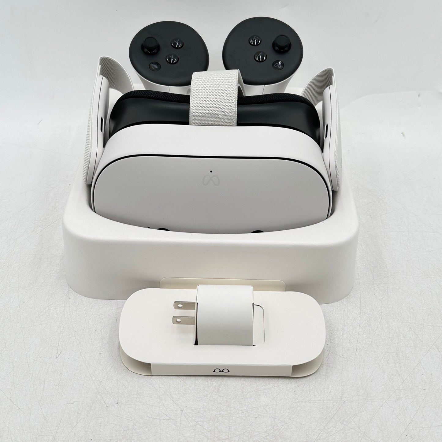 Meta Quest 3S 128GB Standalone All-in-One VR Headset SK-1000926-01
