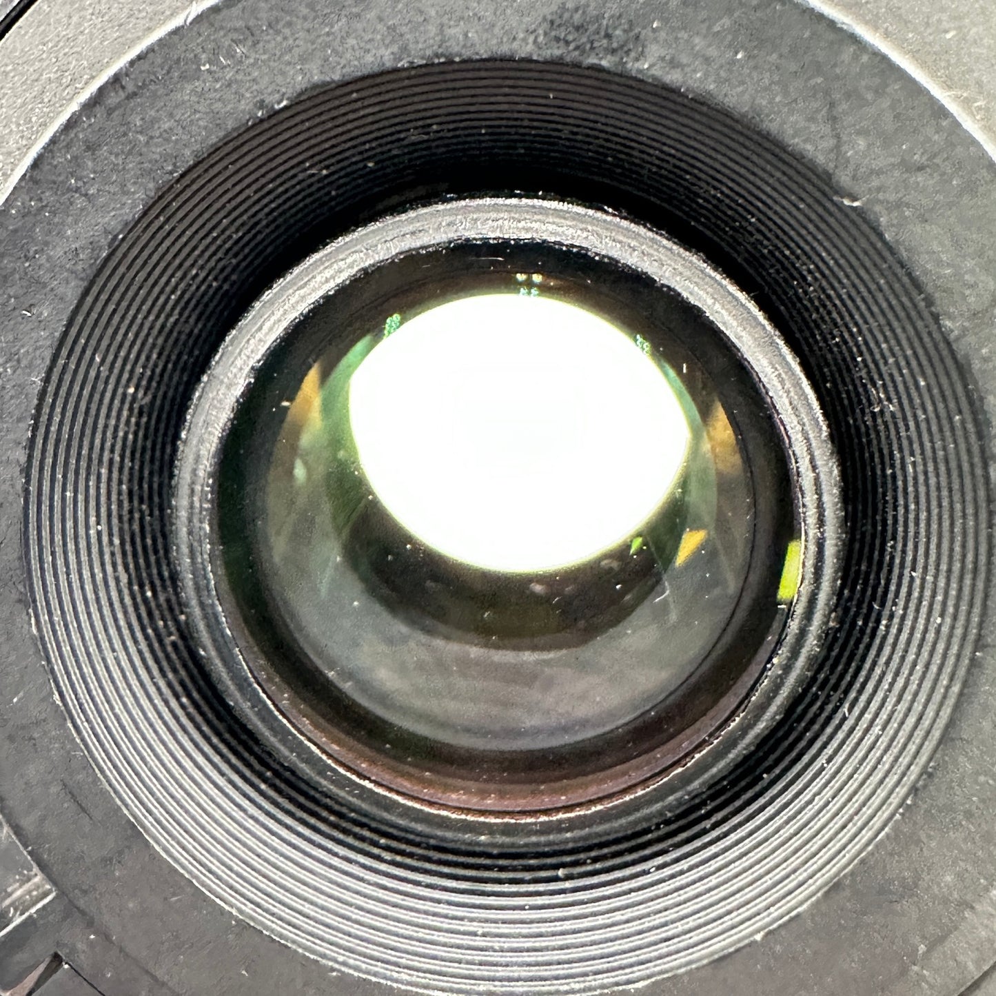Nikon AF-S DX NIKKOR 55-200mm f/3.5-5.6 G ED VR READ