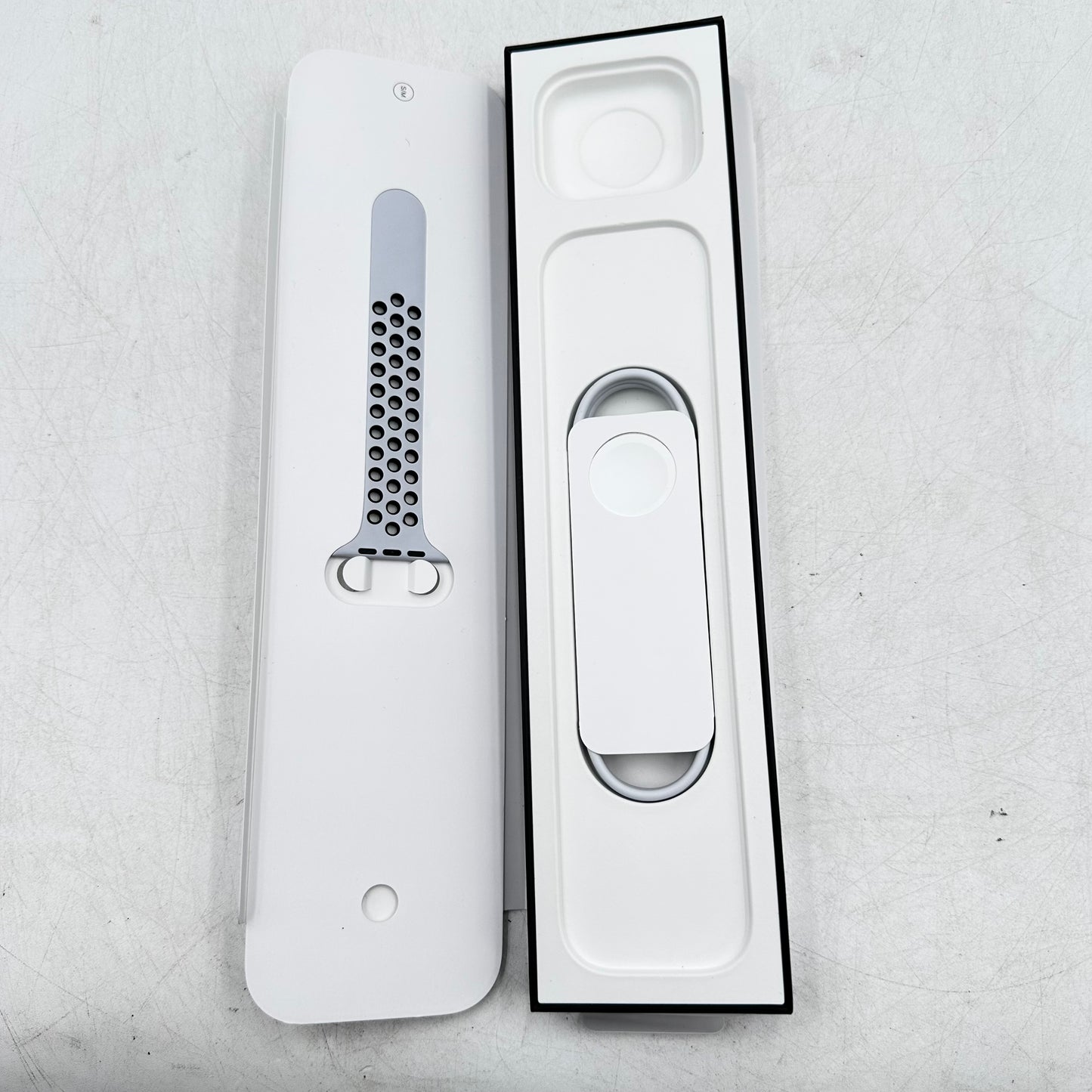 Factory Unlocked Apple Watch Nike Series 7 45MM Starlight Aluminum + Extras READ