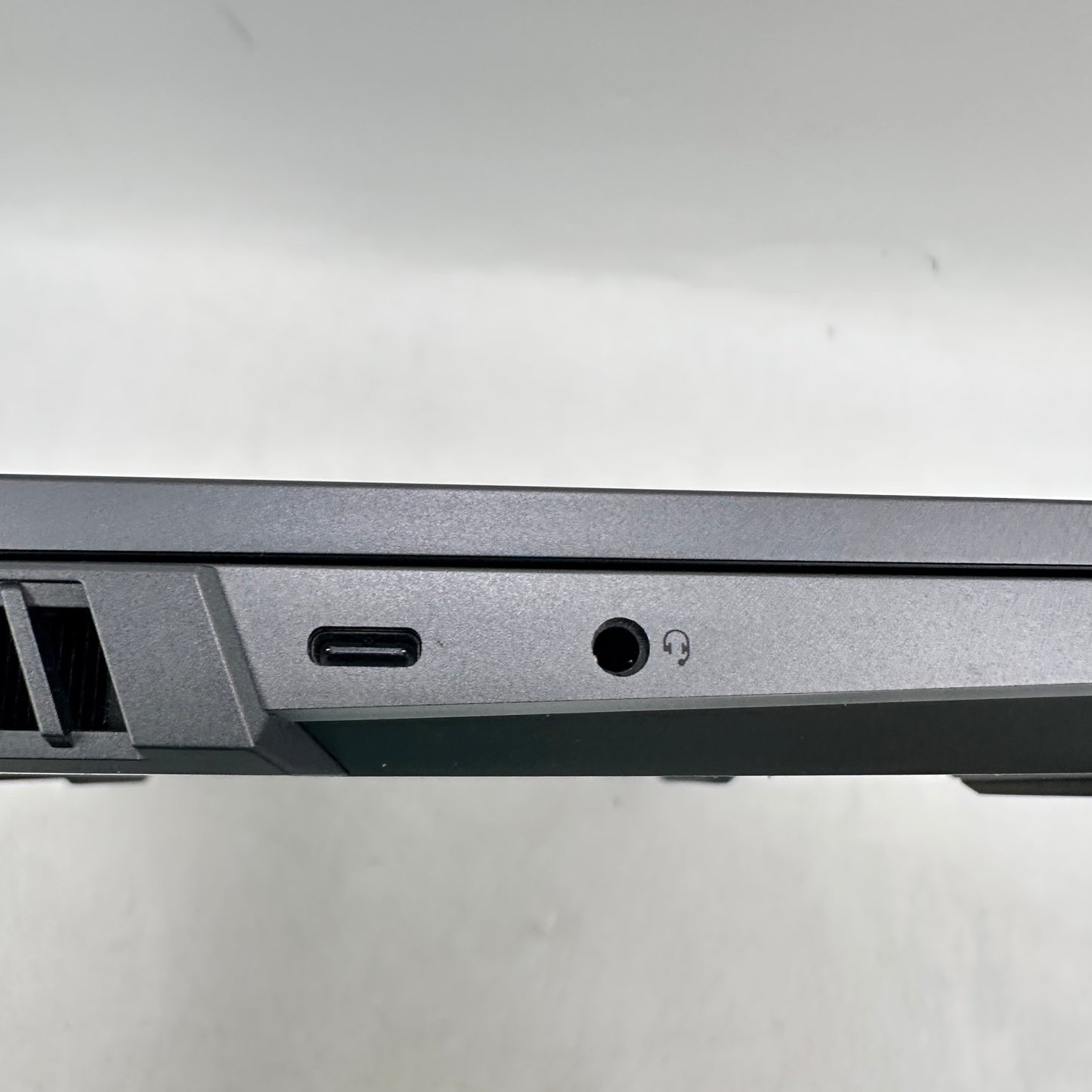 Lenovo Legion 7-16ACHg6 16" Ryzen 7 5800H 3.2GHz 32GB RAM 2TB SSD RTX 3070