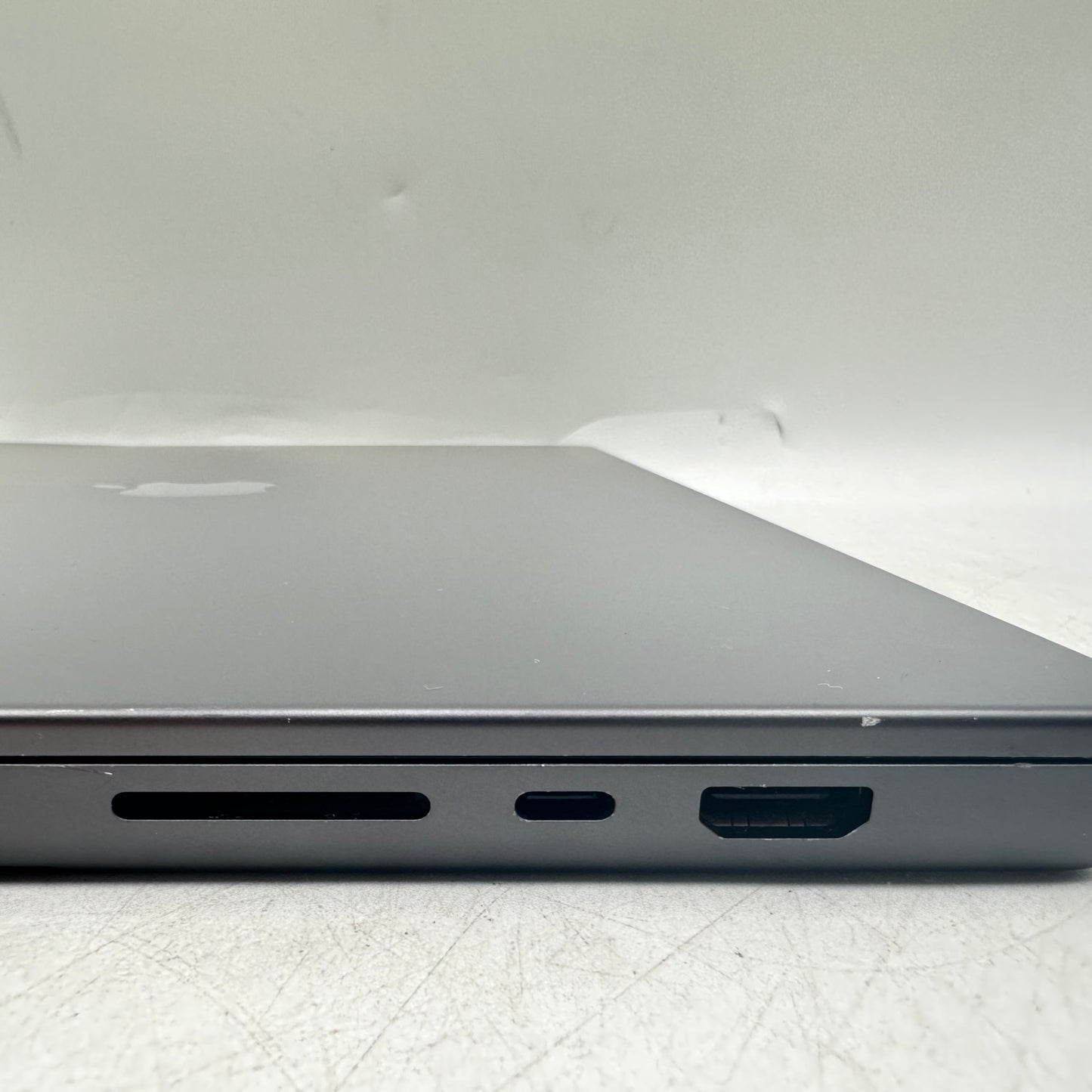 2024 Apple MacBook Pro 16" M4 Max 32C GPU 4.5GHz 36GB RAM 1TB SSD MX303LL/A