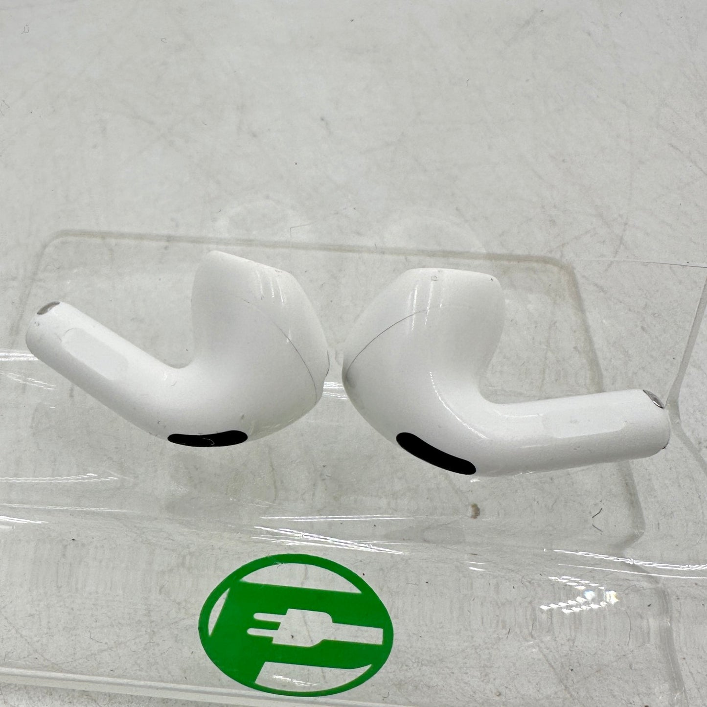 Apple AirPods 4th Gen with Charging Case A3053 A3050 A3058 MXP93LL/A