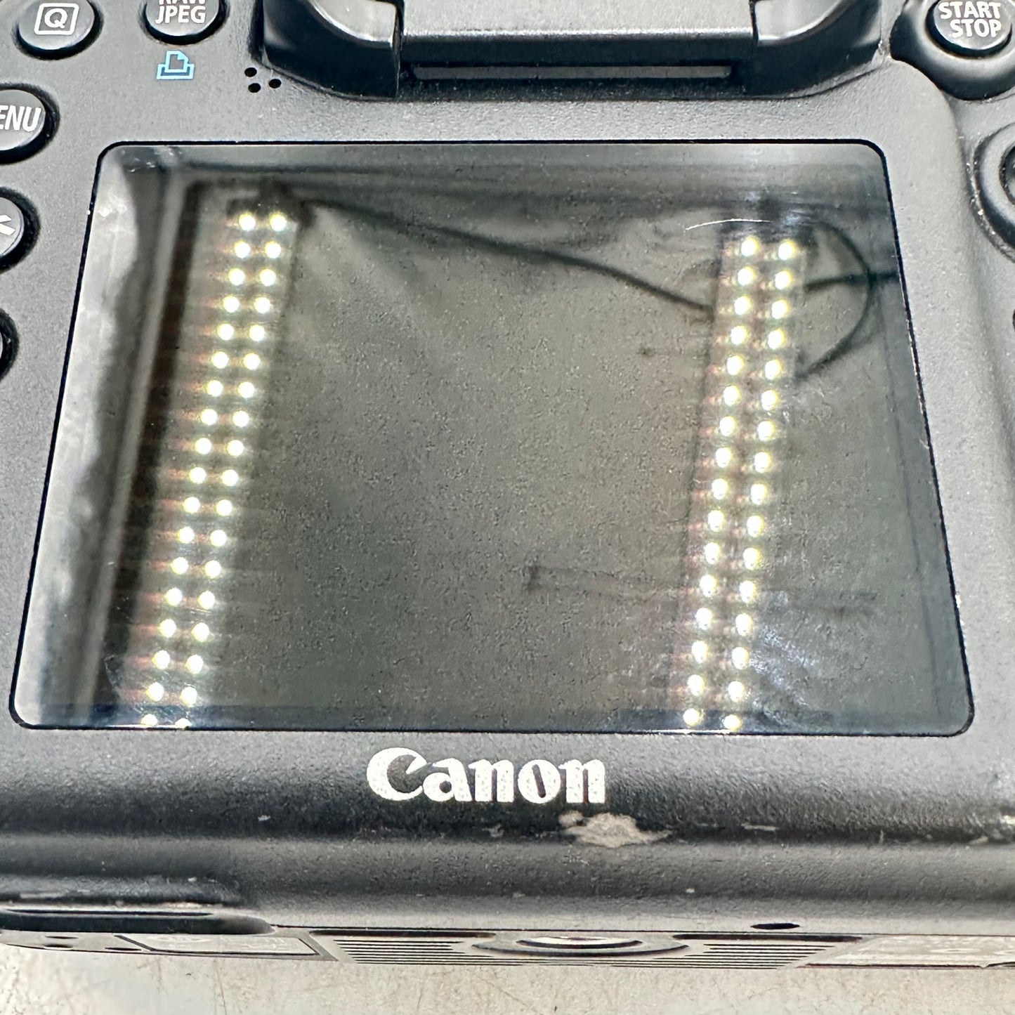 Canon EOS 7D 18.0MP Digital SLR Camera 47463 SC w/ 18-55mm Lens & Extras