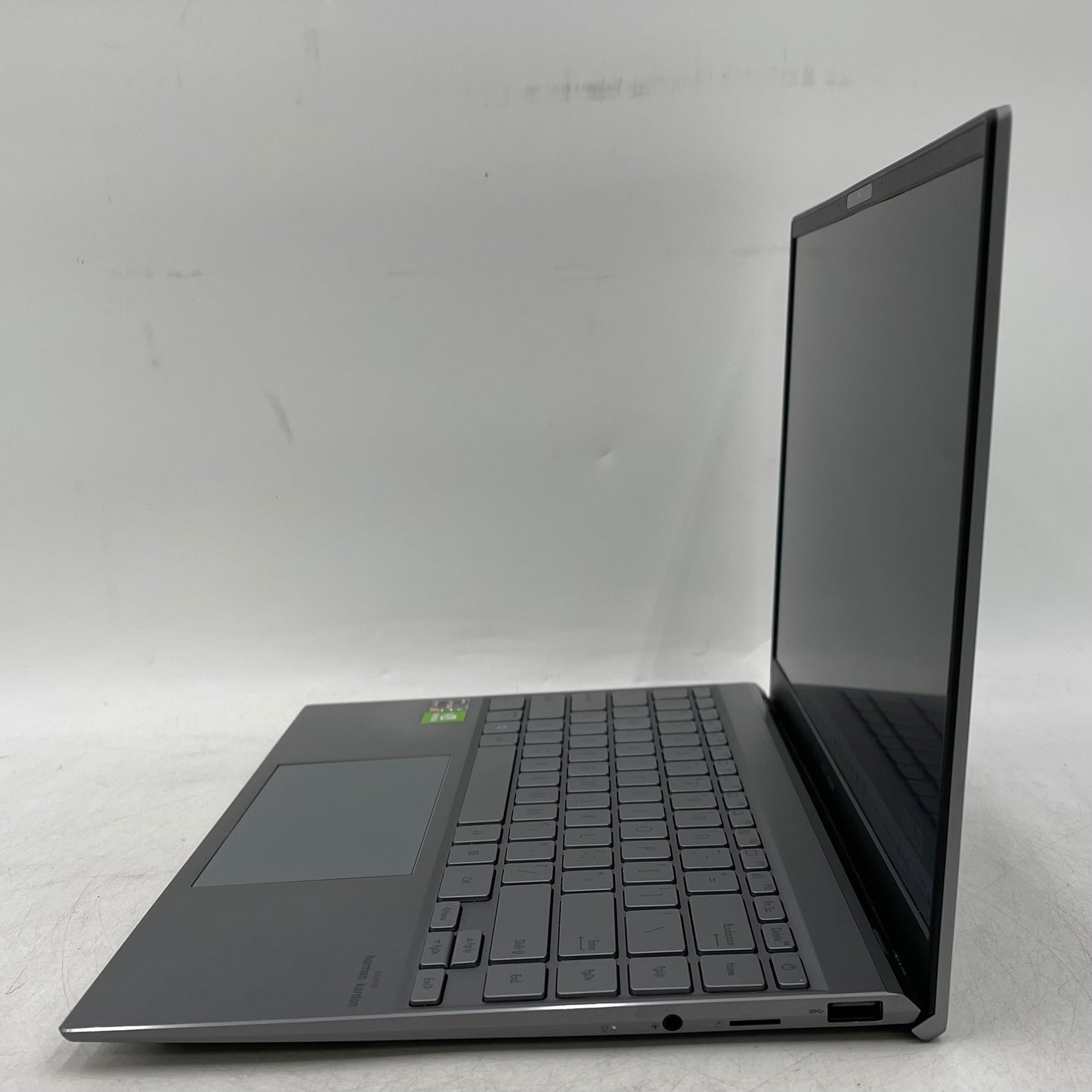 Asus Zenbook 14 Q408UG 13" Ryzen 5 5500U 2.1GHz 8GB RAM 256GB SSD NVIDIA MX450