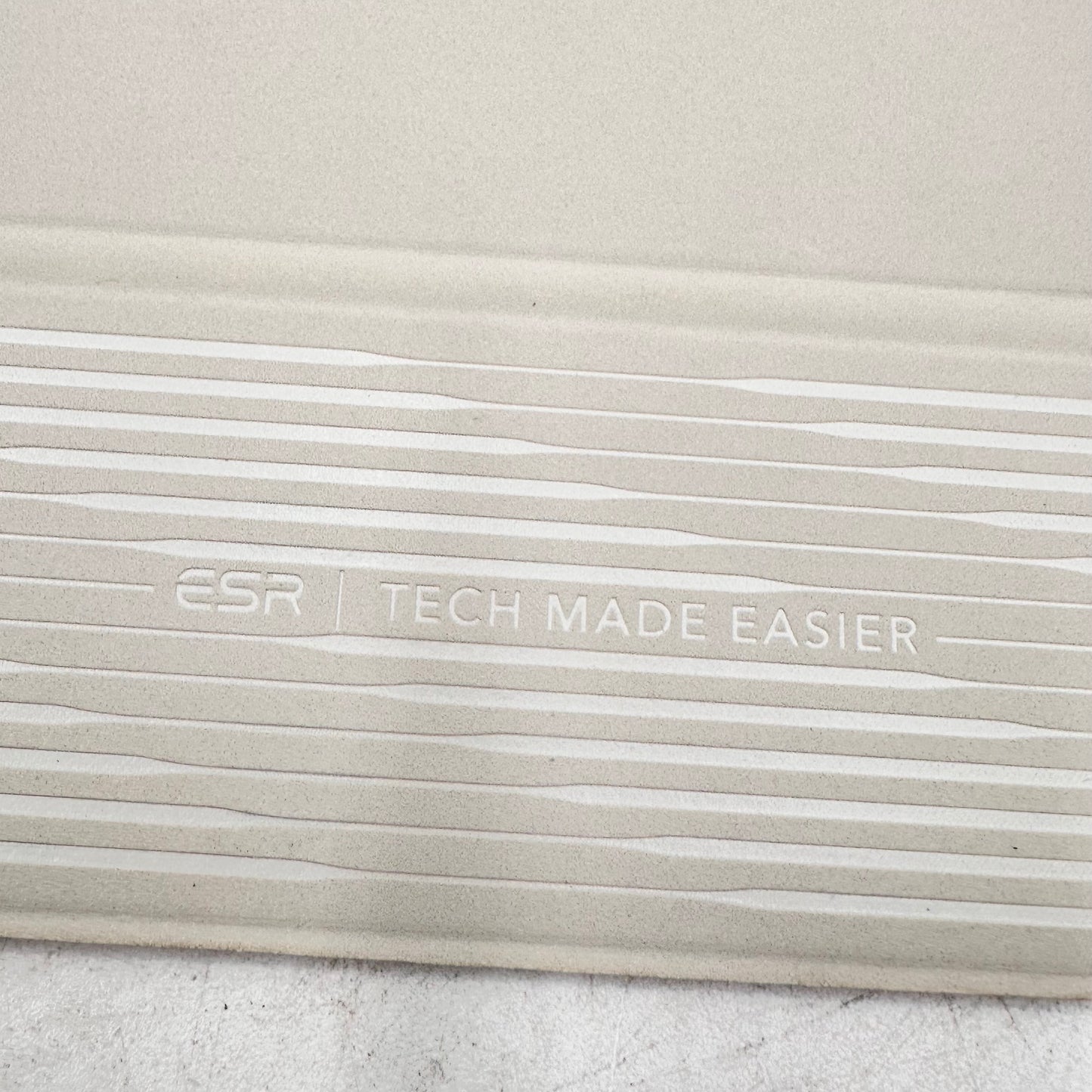 ESR Rebound Magnetic Folio Case for iPad Pro 11" & iPad Air 11" White