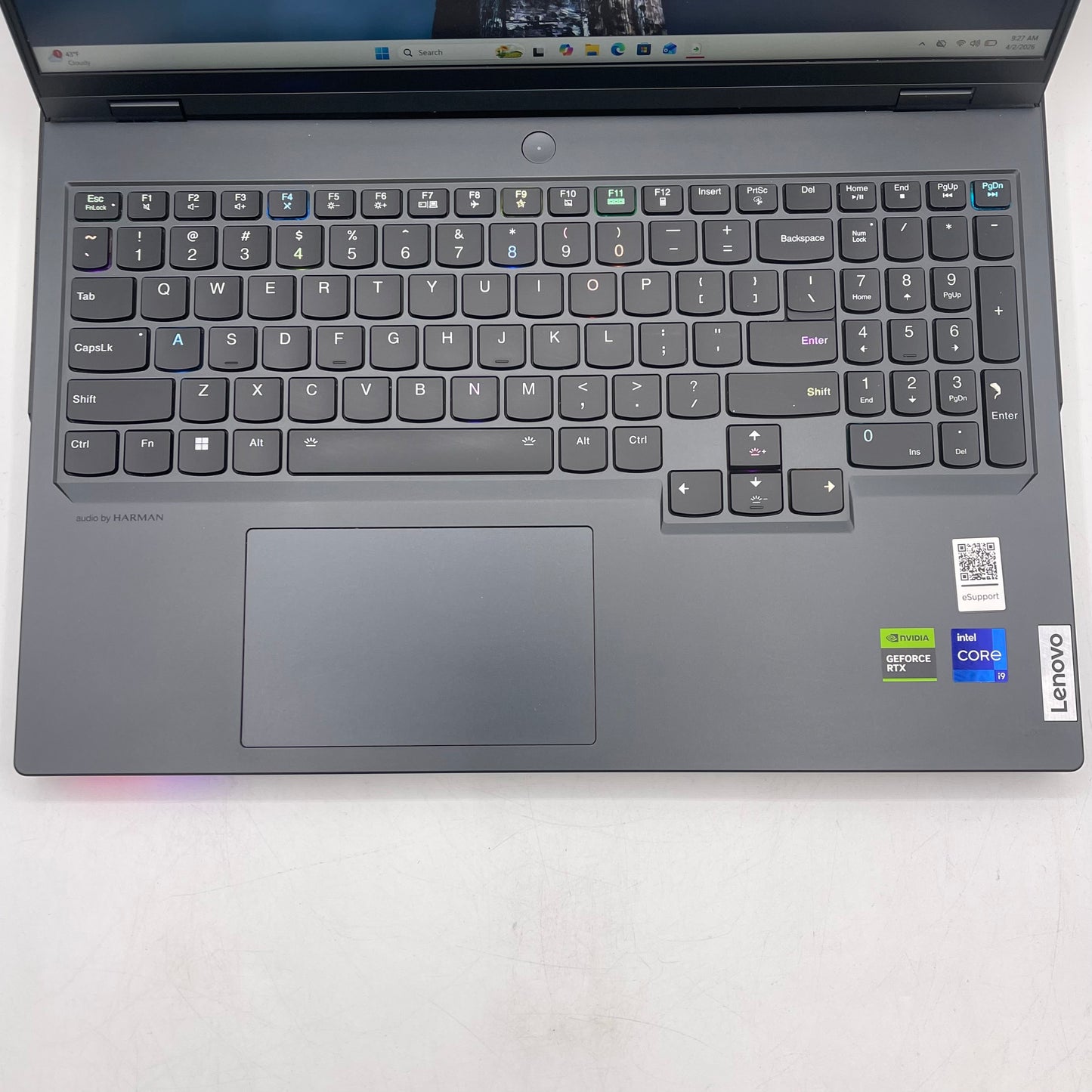 Lenovo LEGION PRO 7 16" i9-13900HX 2.2GHz 32GB RAM 1TB GeForce RTX 4080 Hard Press Keyboard
