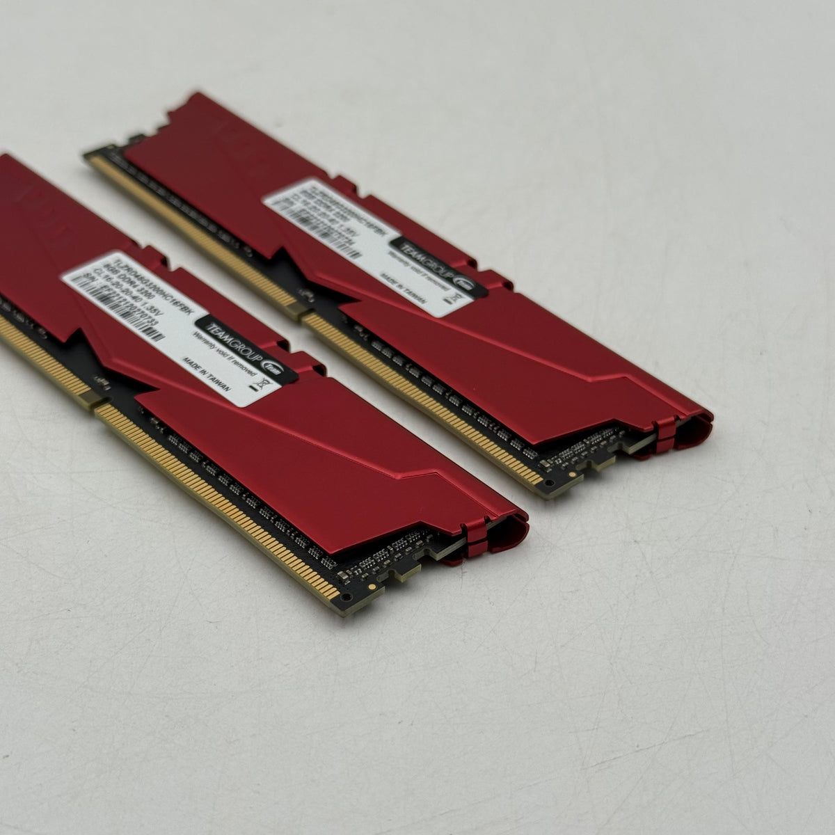 TeamGroup T-Force Delta RGB 16GB (2x8GB) RAM DDR5 6000MHz TLZRD48G3200HC16FBK