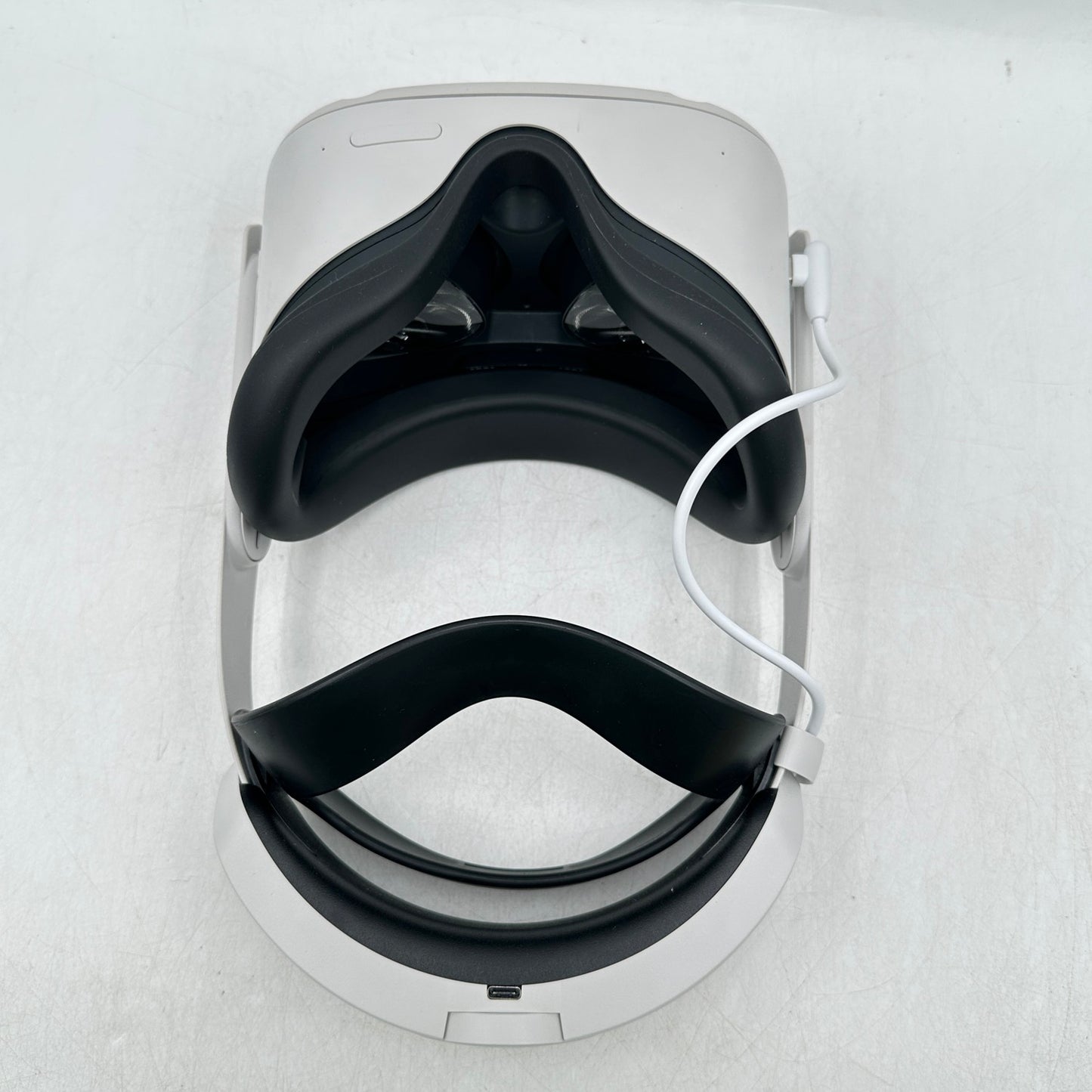 Oculus Quest 2 128GB Standalone All-in-One VR Headset KW49CM READ