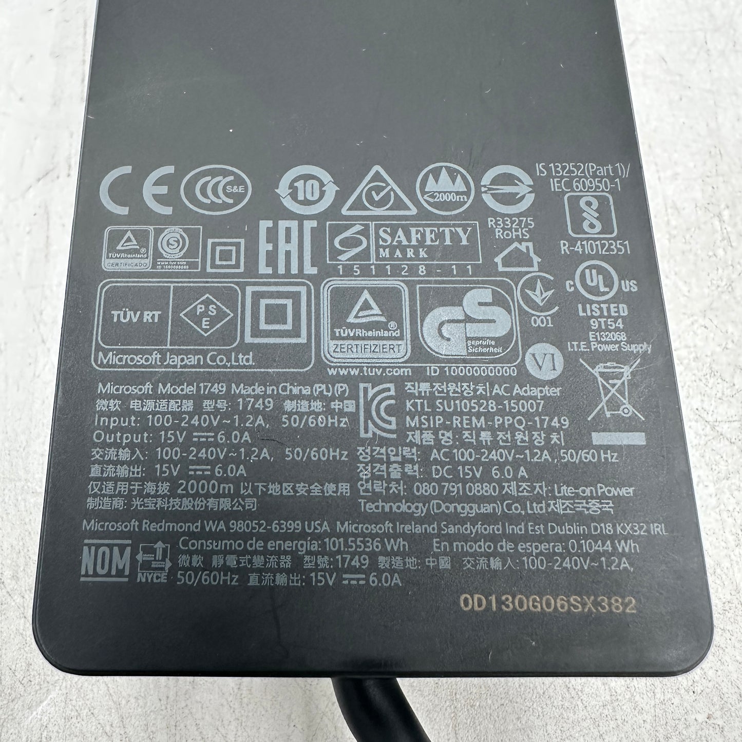 Microsoft Surface Docking Station w/ AC Adapter Docking Station 1661, 1749