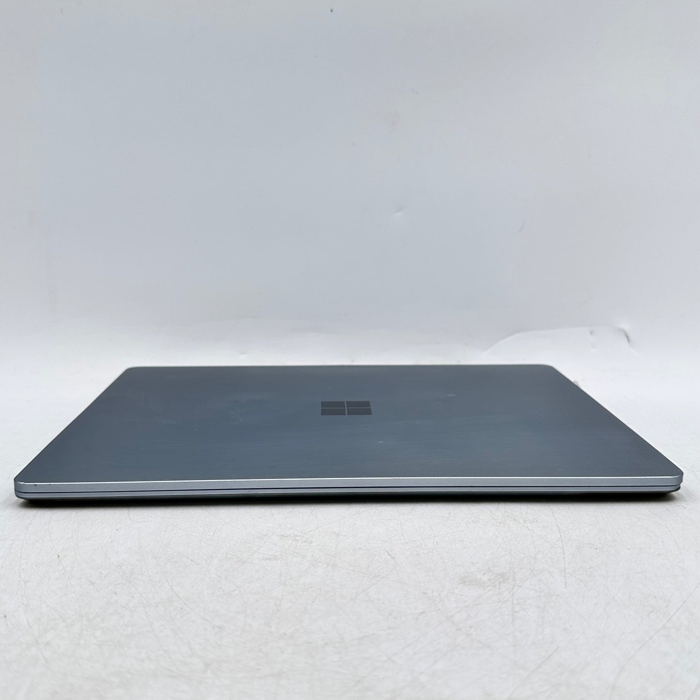 Microsoft Surface Go 1943 12.4" i5-1035G1 1.0GHz 8GB RAM 128GB SSD + Charger