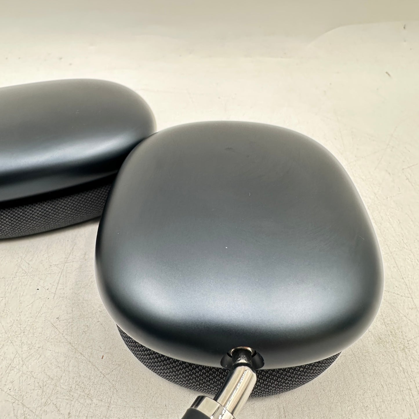 Apple AirPods Max USB-C Wireless Over-Ear Headphones Midnight MWW43AM/A
