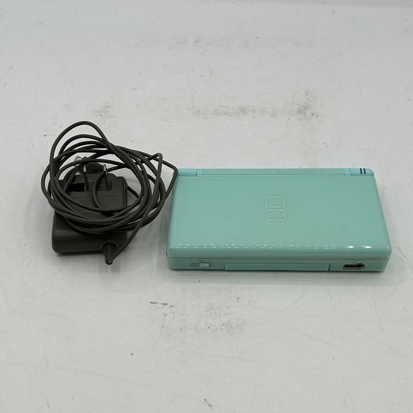 USG-001 (Nintendo DS Lite, 2006)