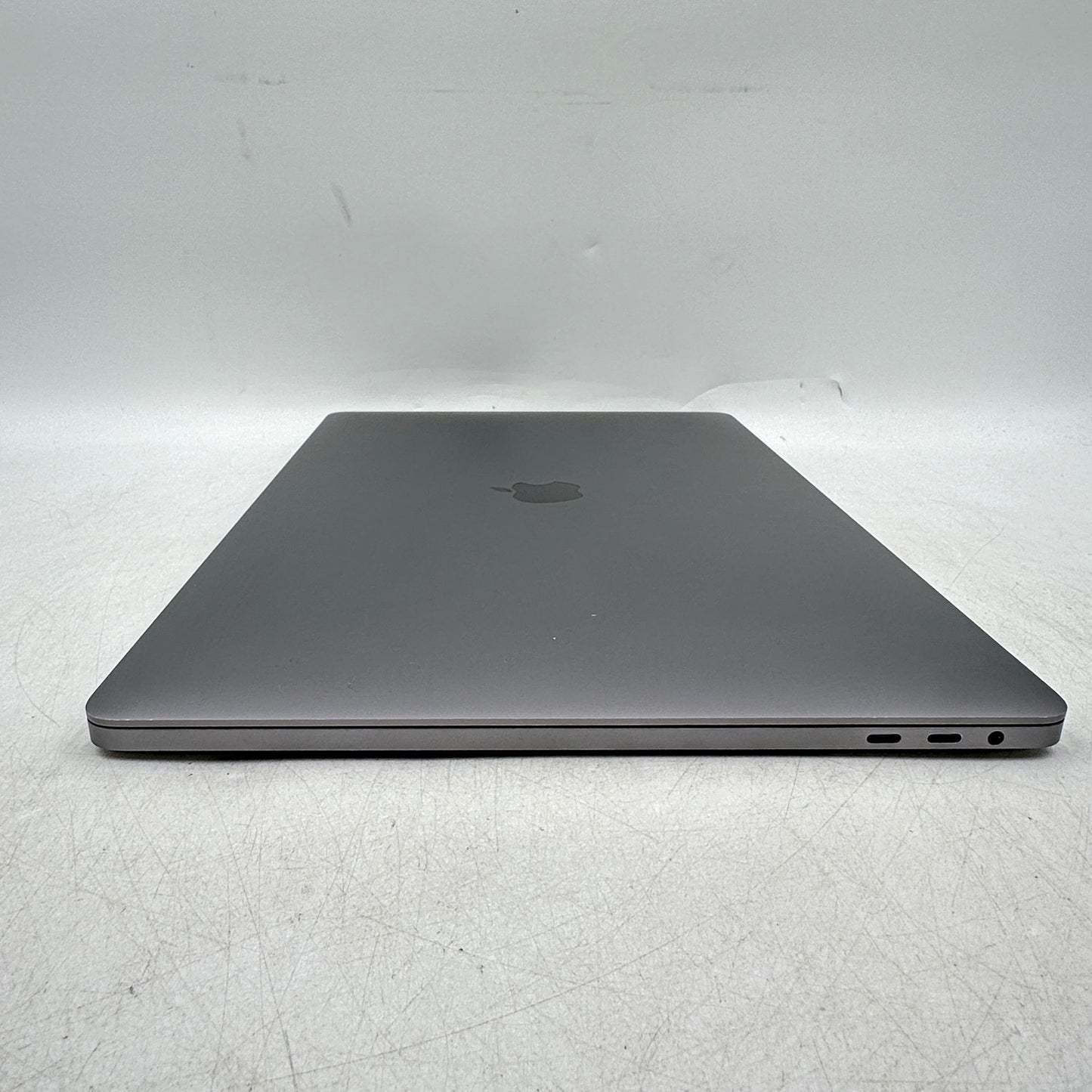 2019 Apple MacBook Pro 16" i7-9750H 2.6GHz 32GB RAM 512GB SSD 5300M A2141