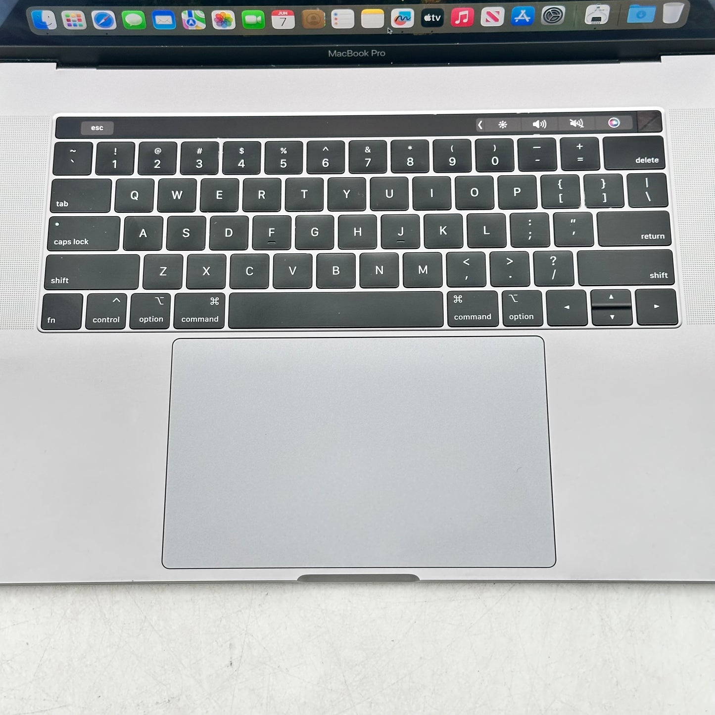 2019 Apple MacBook Pro 15" i9-9880H 2.3GHz 16GB RAM 512GB SSD 560X Gray READ