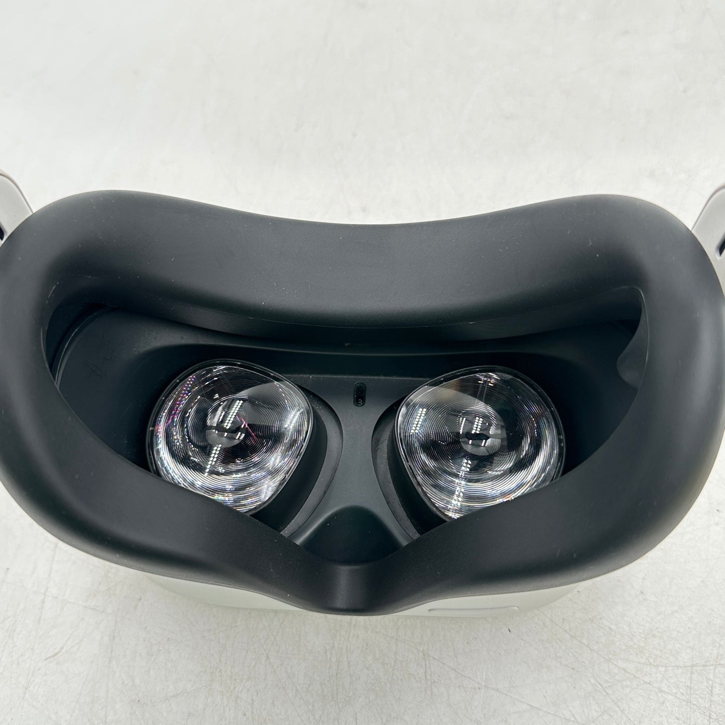 Oculus Quest 2 128GB Standalone All-in-One VR Headset KW49CM READ