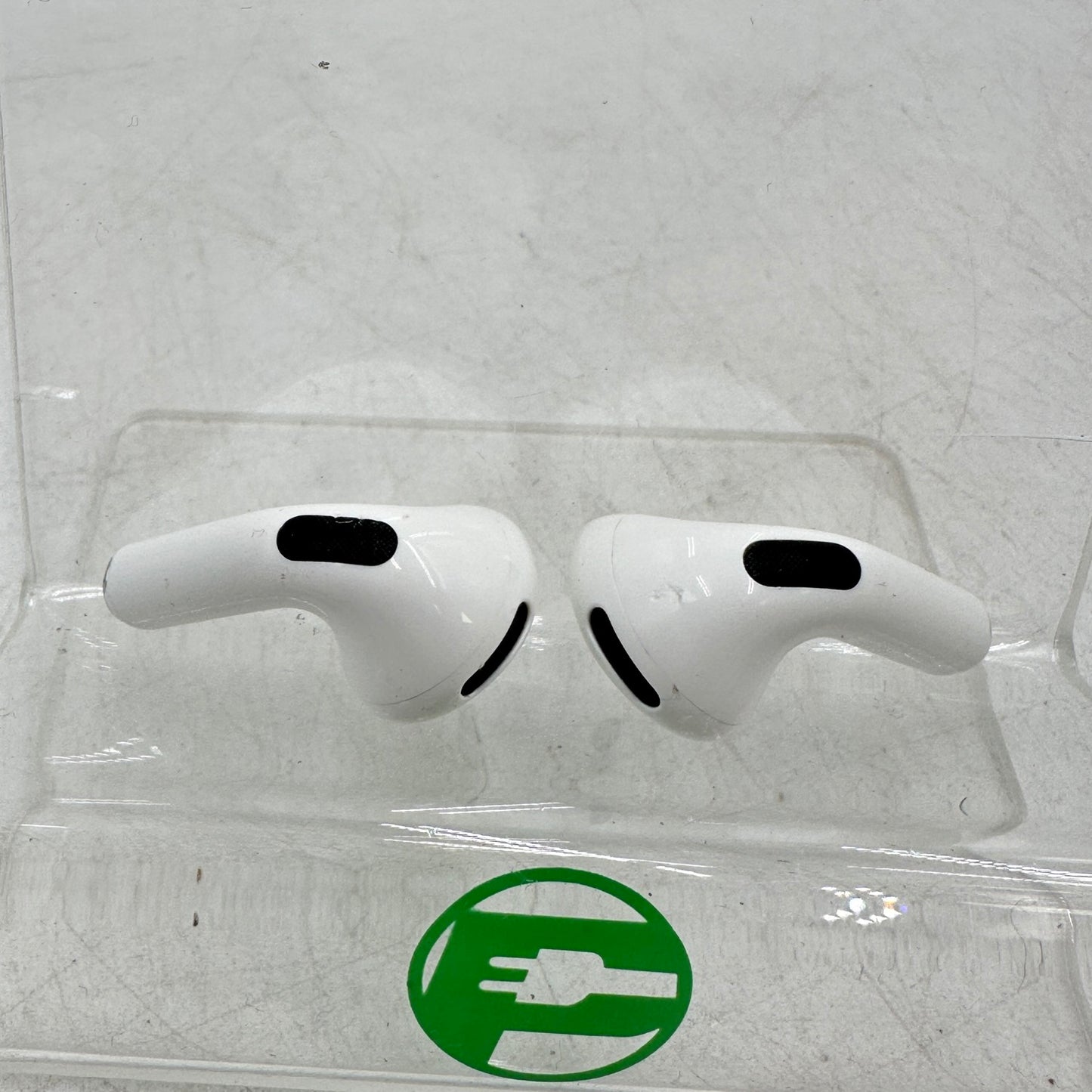 Apple AirPods 4th Gen with Charging Case A3053 A3050 A3058 MXP93LL/A