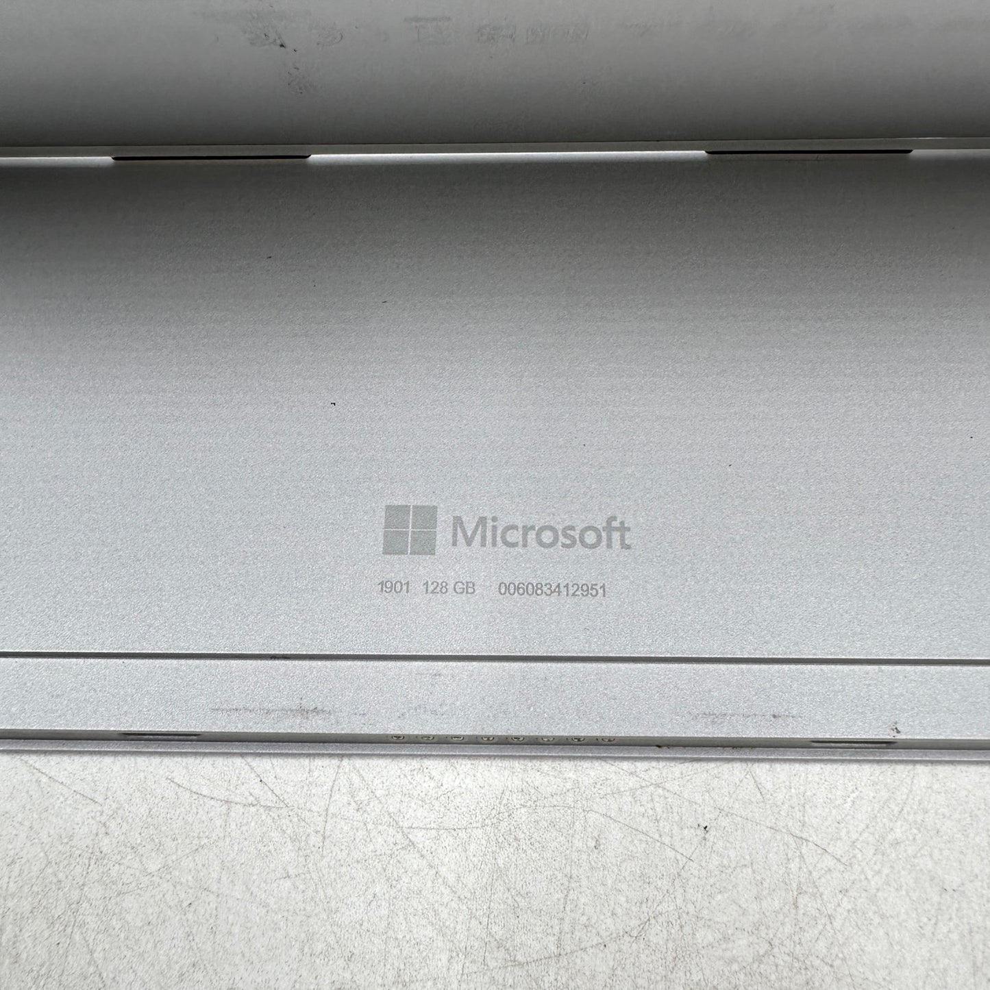 Microsoft Surface Go 2 1901 10.5" Intel Core m3-8100Y 1.1GHz 8GB RAM 128GB SSD