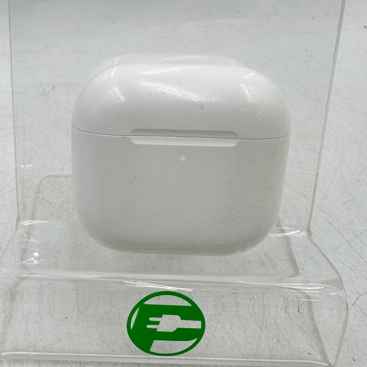 Apple AirPods 4th Gen with Charging Case A3053 A3050 A3058 MXP93LL/A