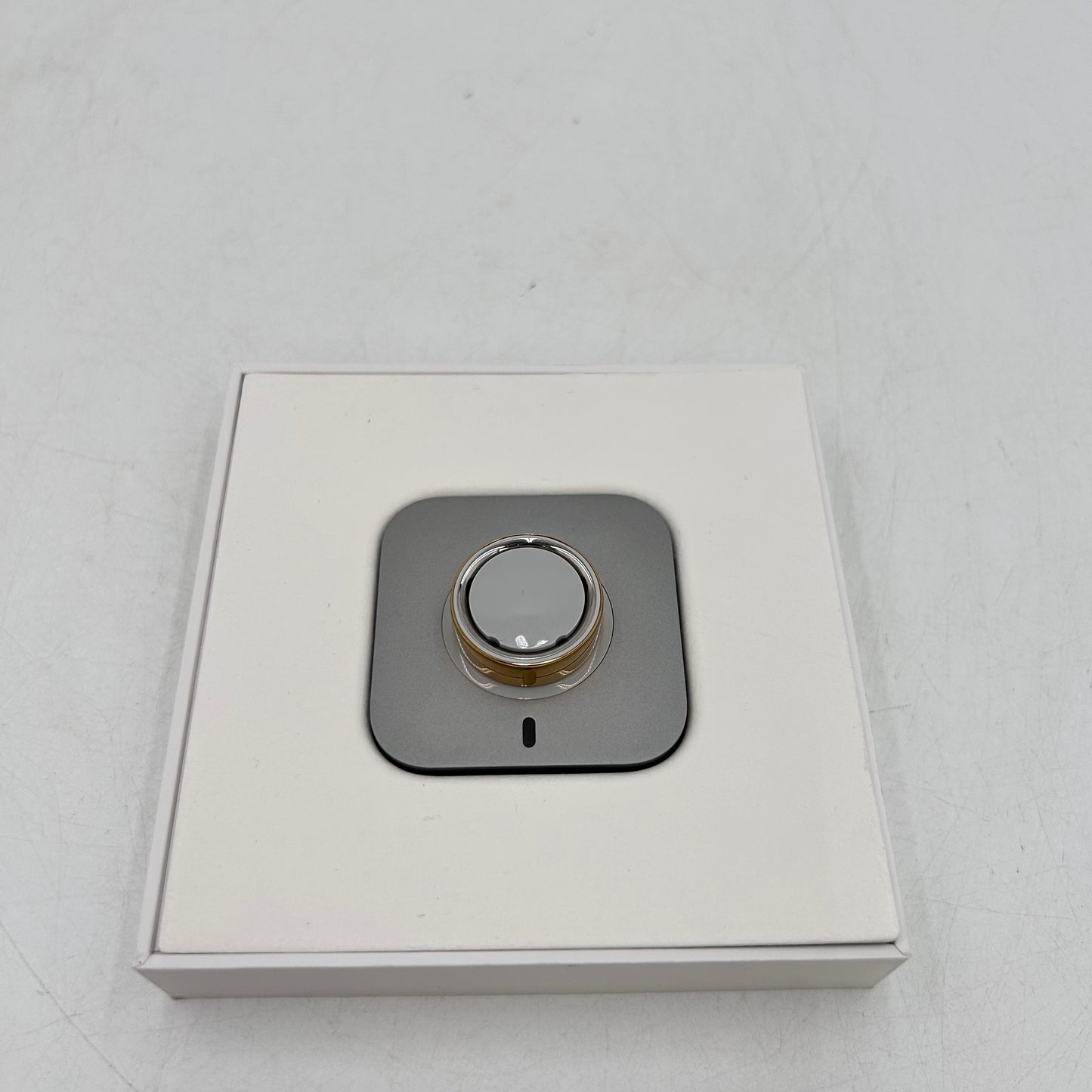 Oura Ring 4 Smart Ring Gold Size 9 JZ90-54216-09
