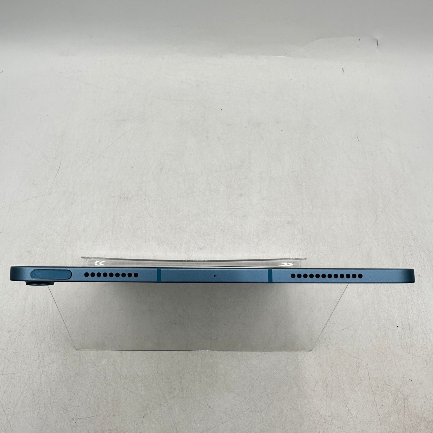 Unlocked Apple iPad Air 5th Gen 256GB Blue MM733LL/A